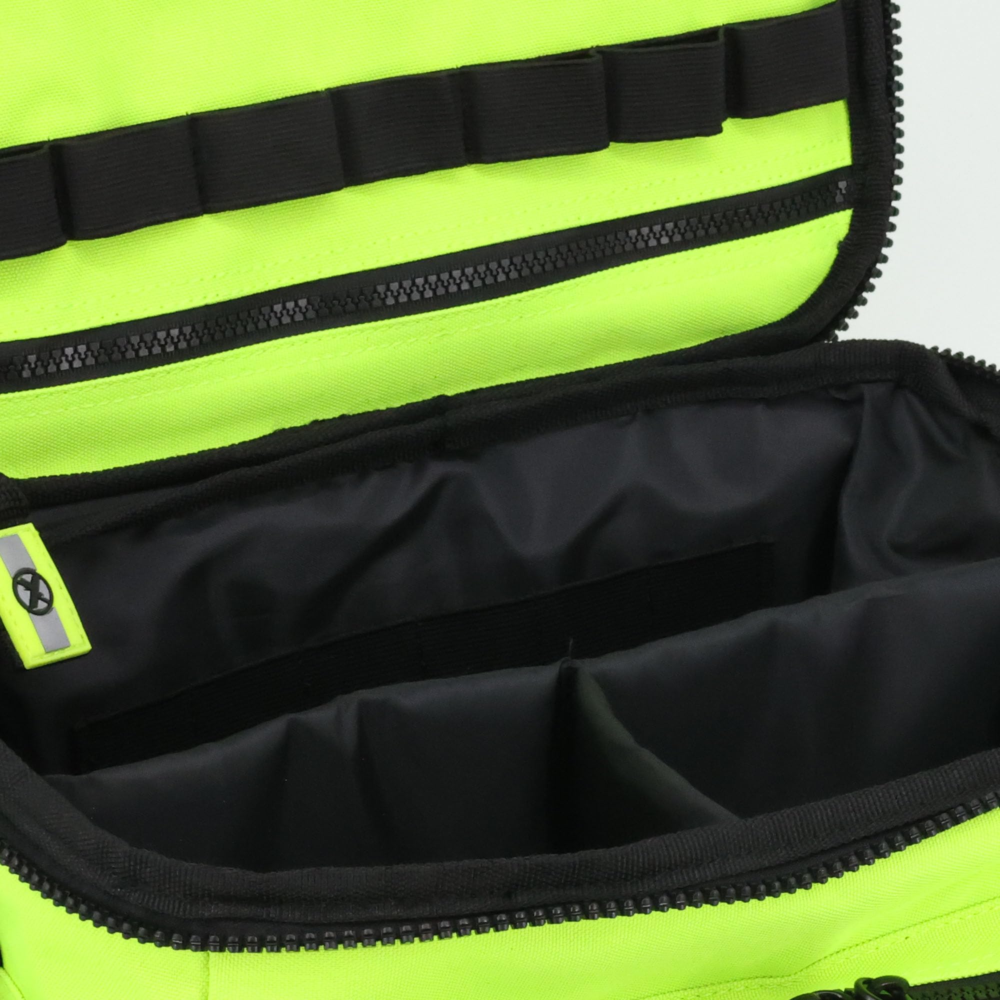 Lightning X - Bolsa EMT mediana de primeros auxilios | LXMB25 | con correa reflectante para el hombro y compartimentos con cremallera para primeros auxilios + suministros de trauma, amarillo