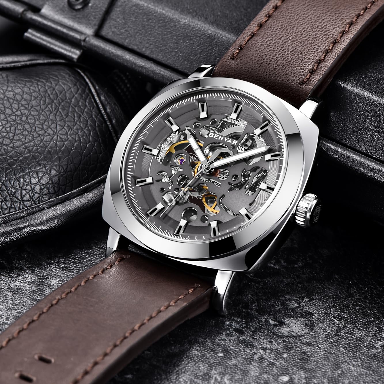 BENYAR - Montre mécanique Automatique pour Homme - Bracelet en Cuir - Mouvement doré - Cadran Squelette de 45 mm - Résistant à l'eau et aux Rayures - Cadeau élégant pour Homme