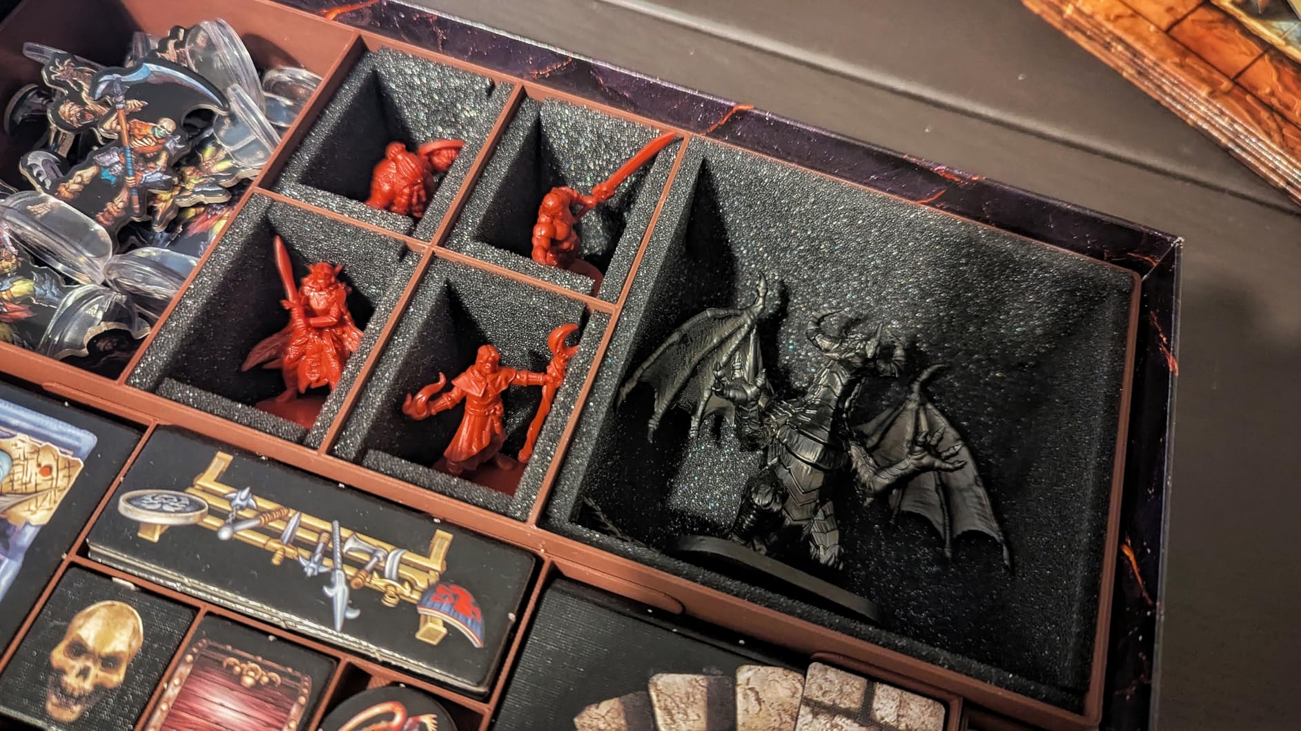 Feldherr Organizer compatible avec HeroQuest (2021) : First Light - Insertion pour boîte de base - Mise en place rapide - Tri optimal - Protection des figurines