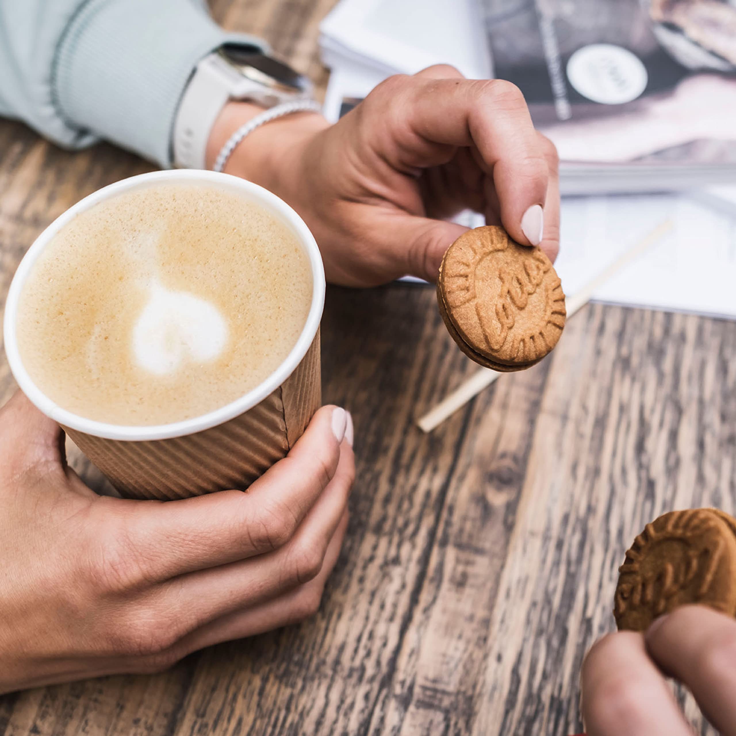 Biscotti Lotus Biscoff ripieni di crema al gusto speculoos - Confezione da 120 biscotti - Ricetta tradizionale senza coloranti - Vegani
