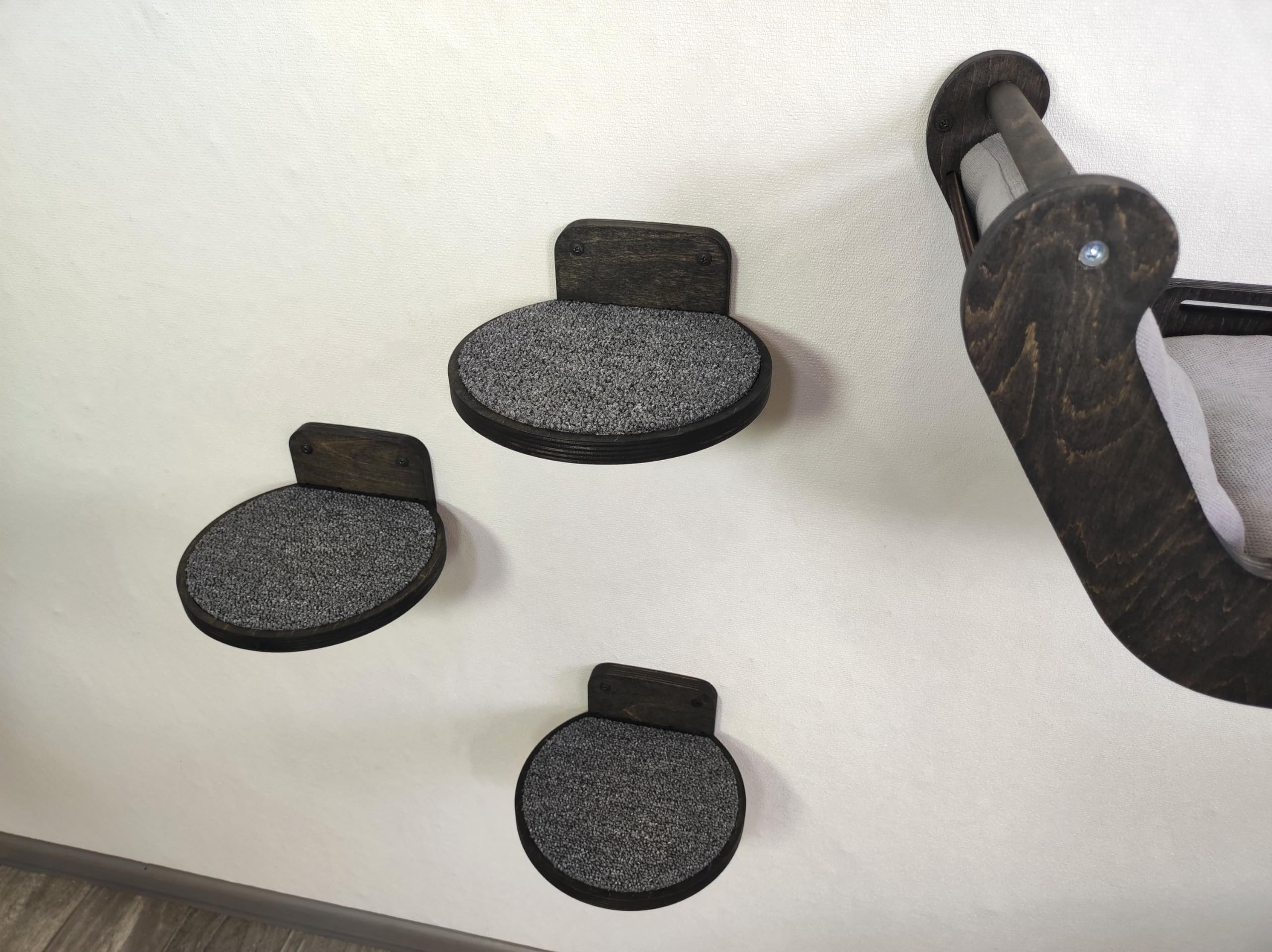 An der Wand Montiertes Katzenmöbel-Set: Bett und 3 Stufen, Katzenbett, Modernes Katzen-Wandregal-Möbelset zum Schlafen, Spielen, Klettern und Entspannen. (Dunkle Farbe)