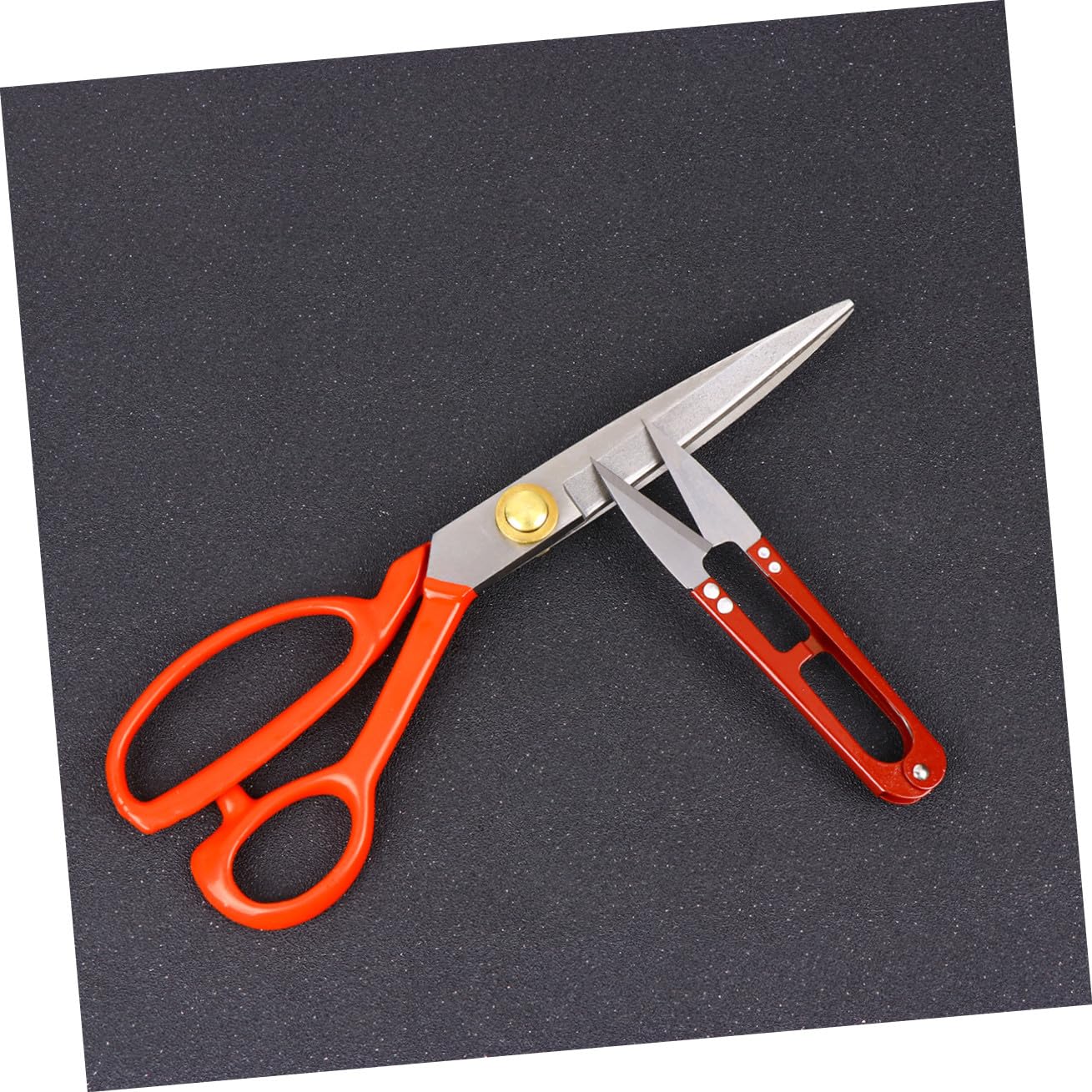 4 Pièces Ciseaux de Couture Acier Manganèse Lot avec Ciseaux U Ergonomiques Coupe Fil et Tissus pour Couture et Artisanat Couleur Aléatoire