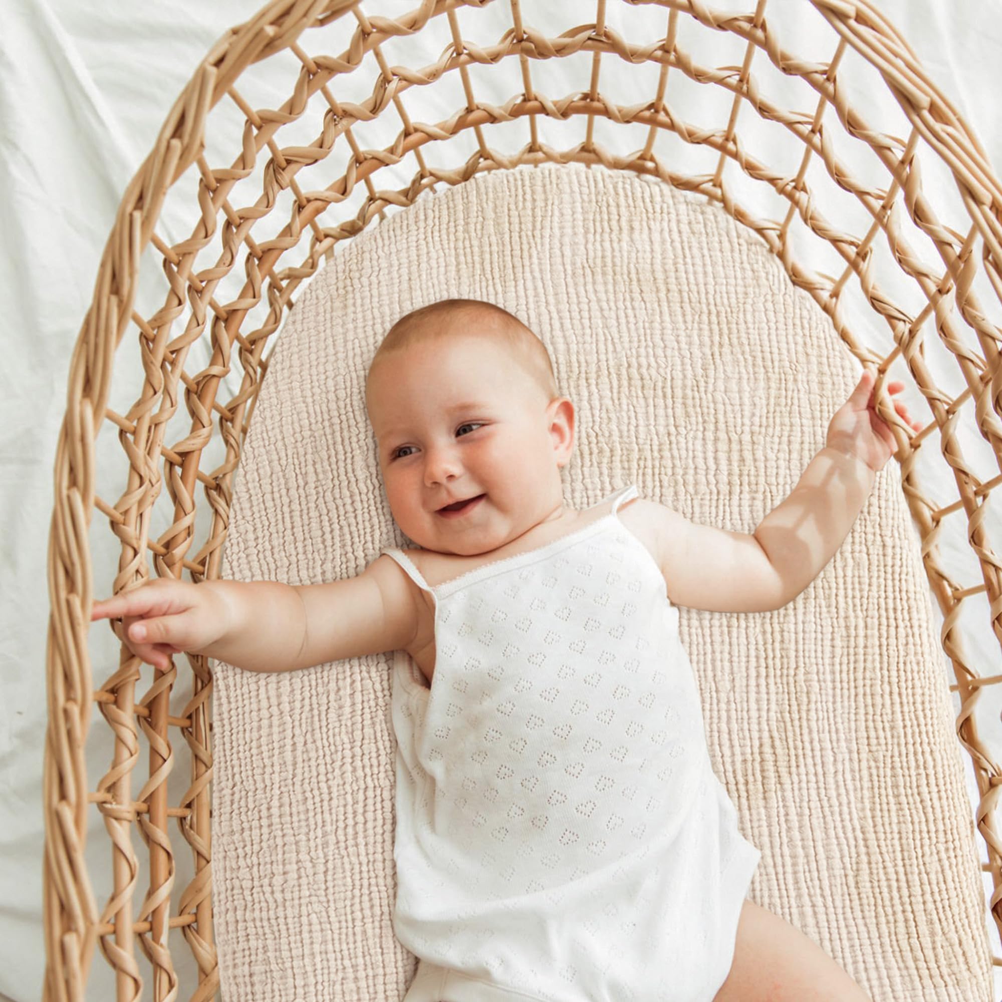 Muslin Moses Basket Sheets 2 Pack - Image 4