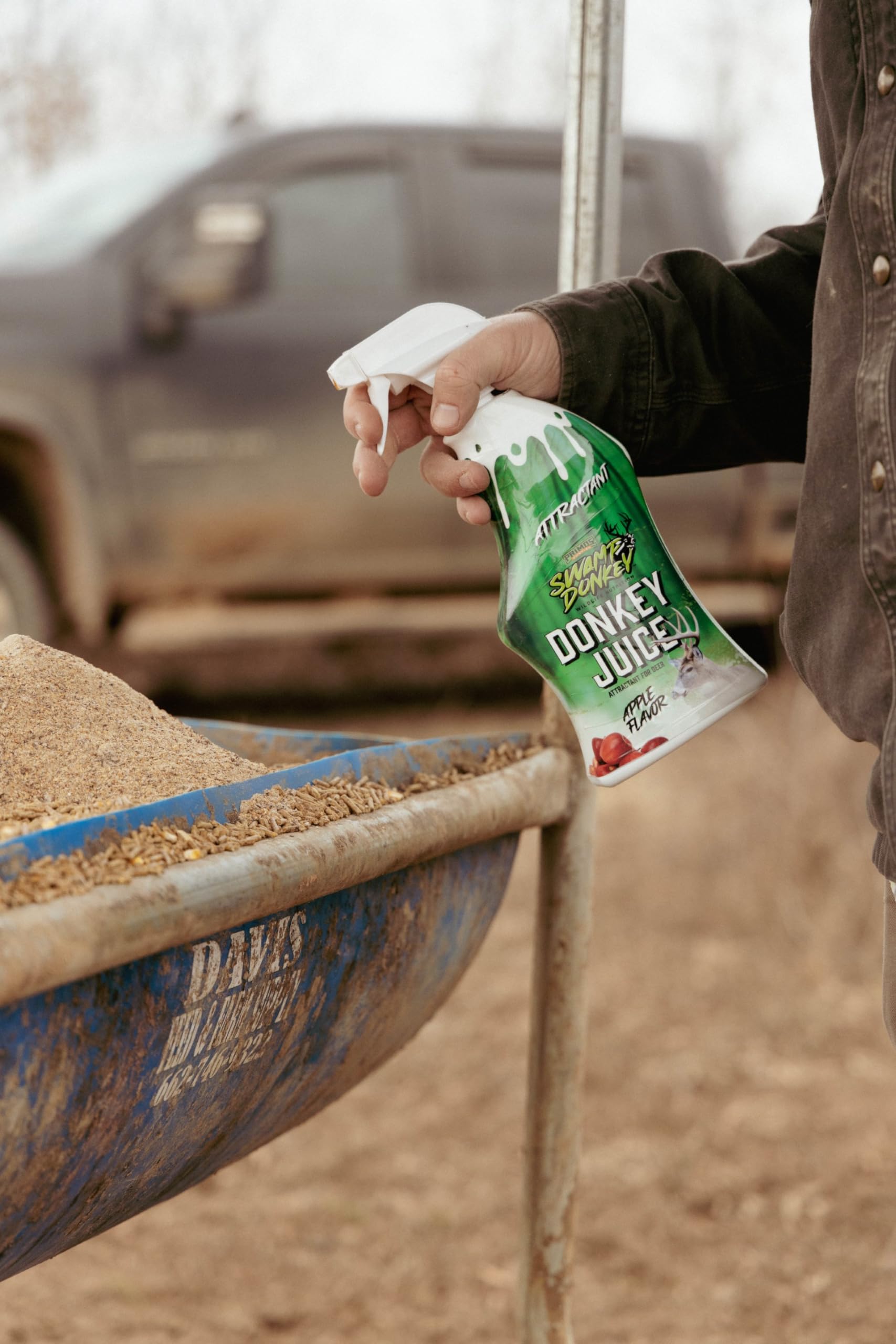 Swamp Donkey Primos Hunting Swamp Donkey Juice - Intense Apple Scented Attractant - Ideal for Deer, Hogs & Bear - Perfect for Spraying Around Feeders & Cameras - 32 Ounce