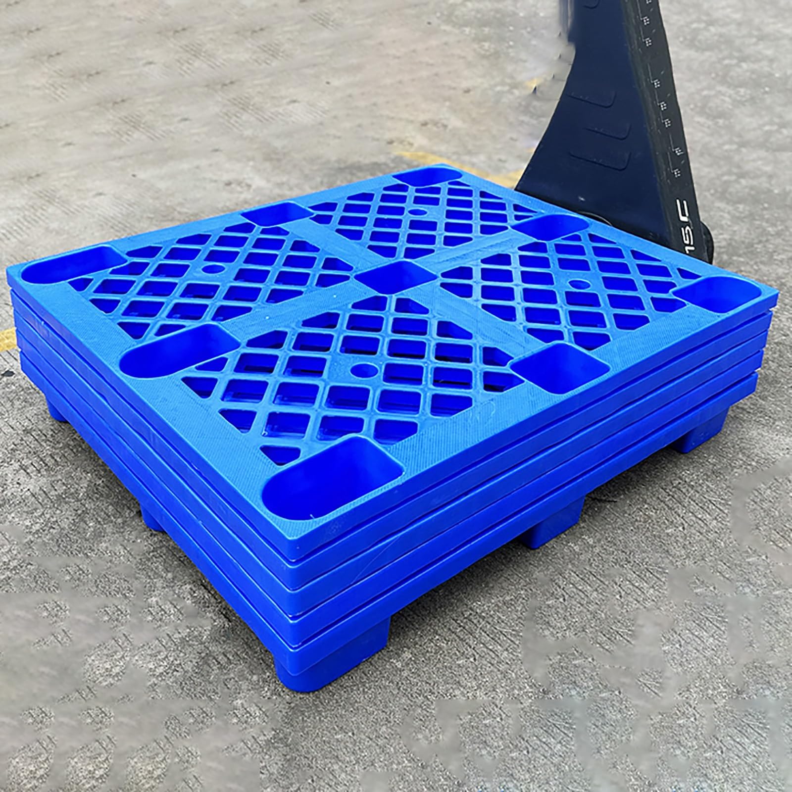 Pallet in plastica resistente per magazzini e garage, 120 x 80 cm, superficie a griglia e fori di drenaggio, ideali per logistica e cantina, colore: blu