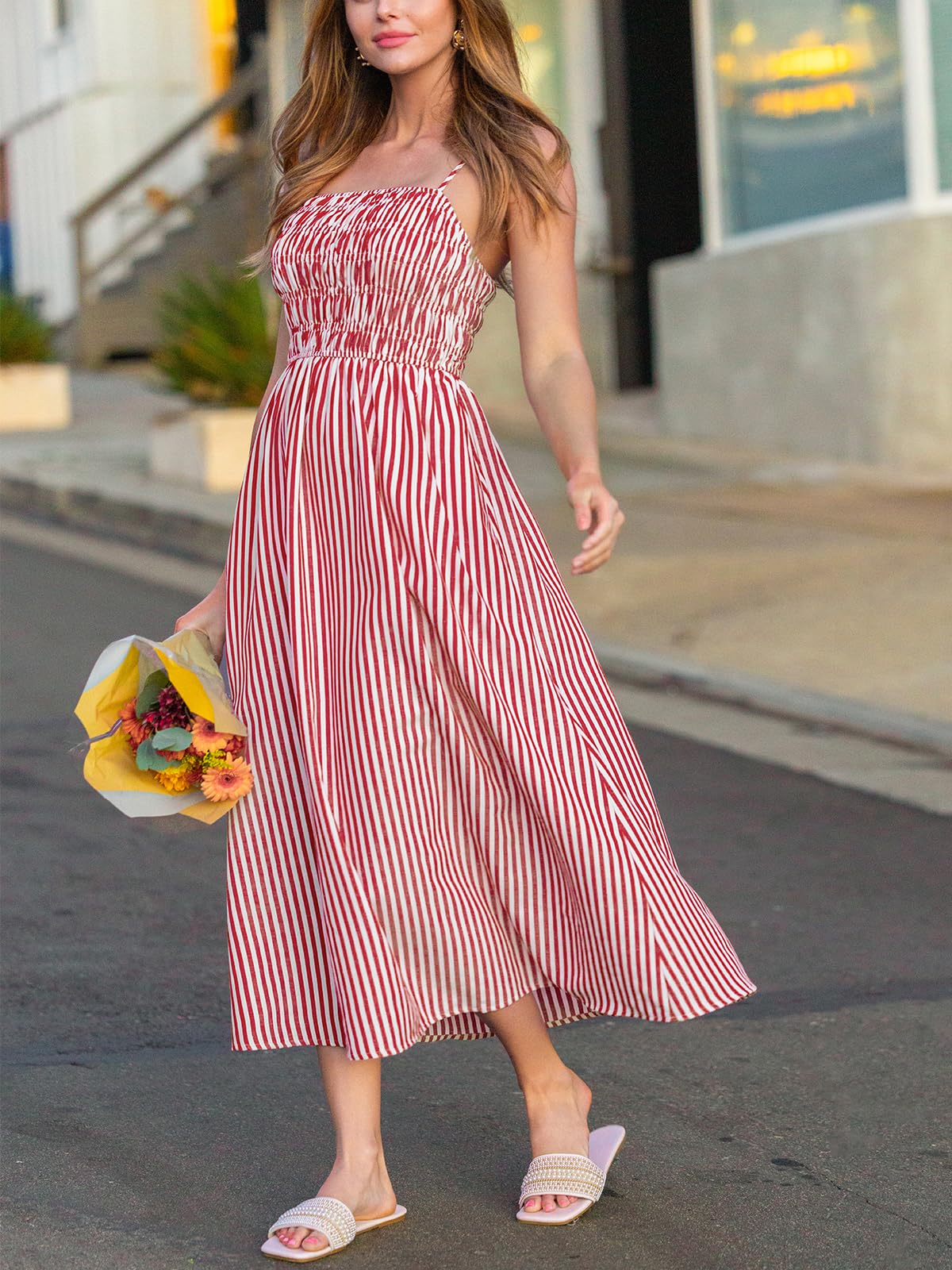 CUPSHE Robe longue à smocks à rayures pour femme - Bretelles spaghetti - Robe d'été fluide - Robe d'été longue pour la plage et les vacances