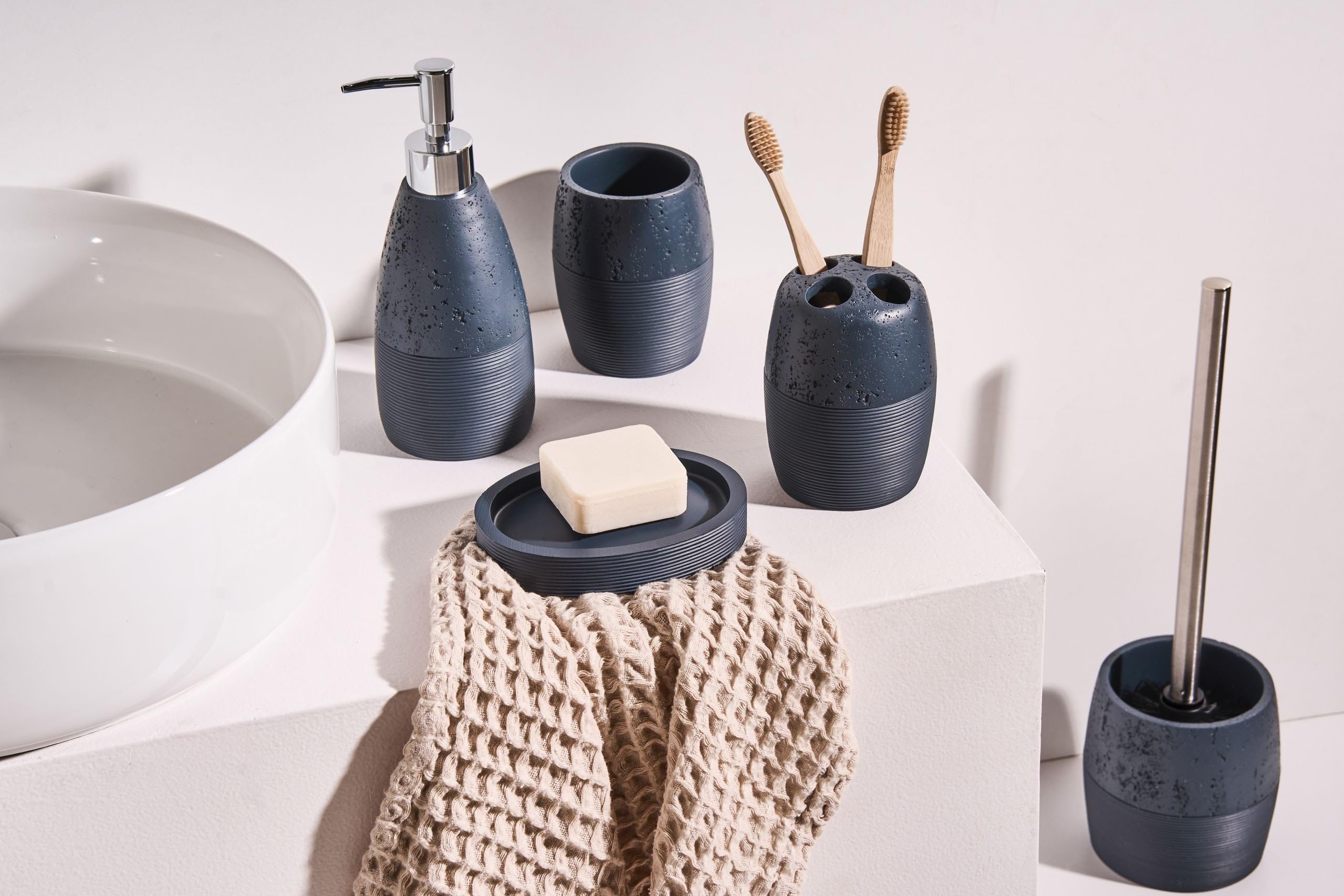 Conjunto de 5 Accesorios de baño jabonera dispensador de jabón escobilla de Inodoro Vaso Soporte para cepillos de Dientes Azul Oscuro Yarapa