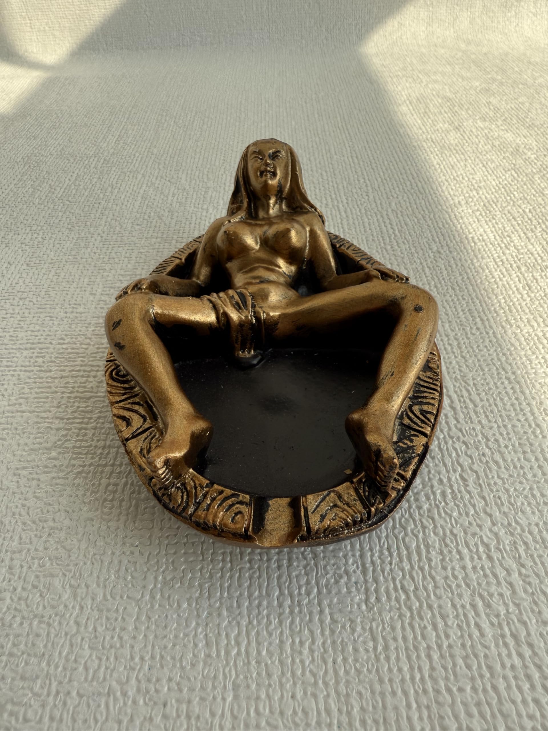 Naked Sexy Woman Ashtray,1pcs Gothic Vintage Cigar Ash Tray Smoke Butt Holder,Coffee Bar Decoration Gift For Father Boyfriend Smokers