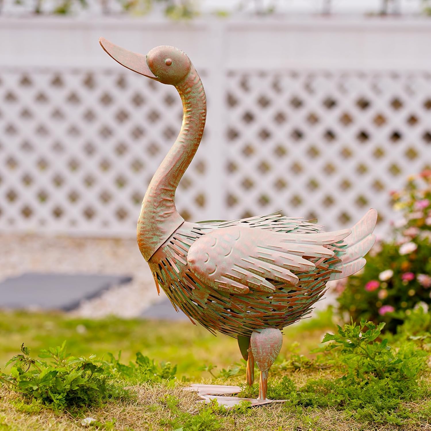 Goodeco Metal Garden Goose Statue - Perfect for Home Yard Porch Decor - Gardening Gifts for Goose Lovers (Bronze)
