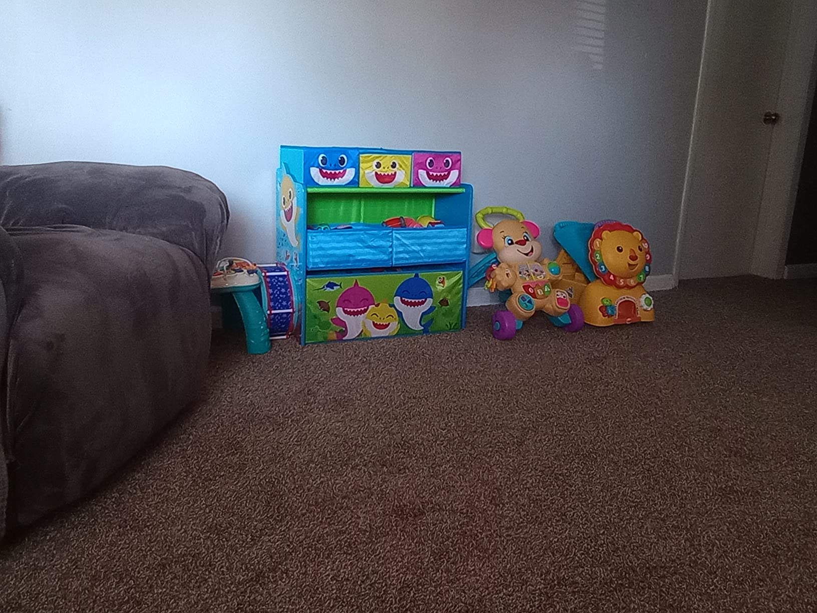 8/mo Finance Baby Shark Design & Store 6 Bin Toy Storage Organizer