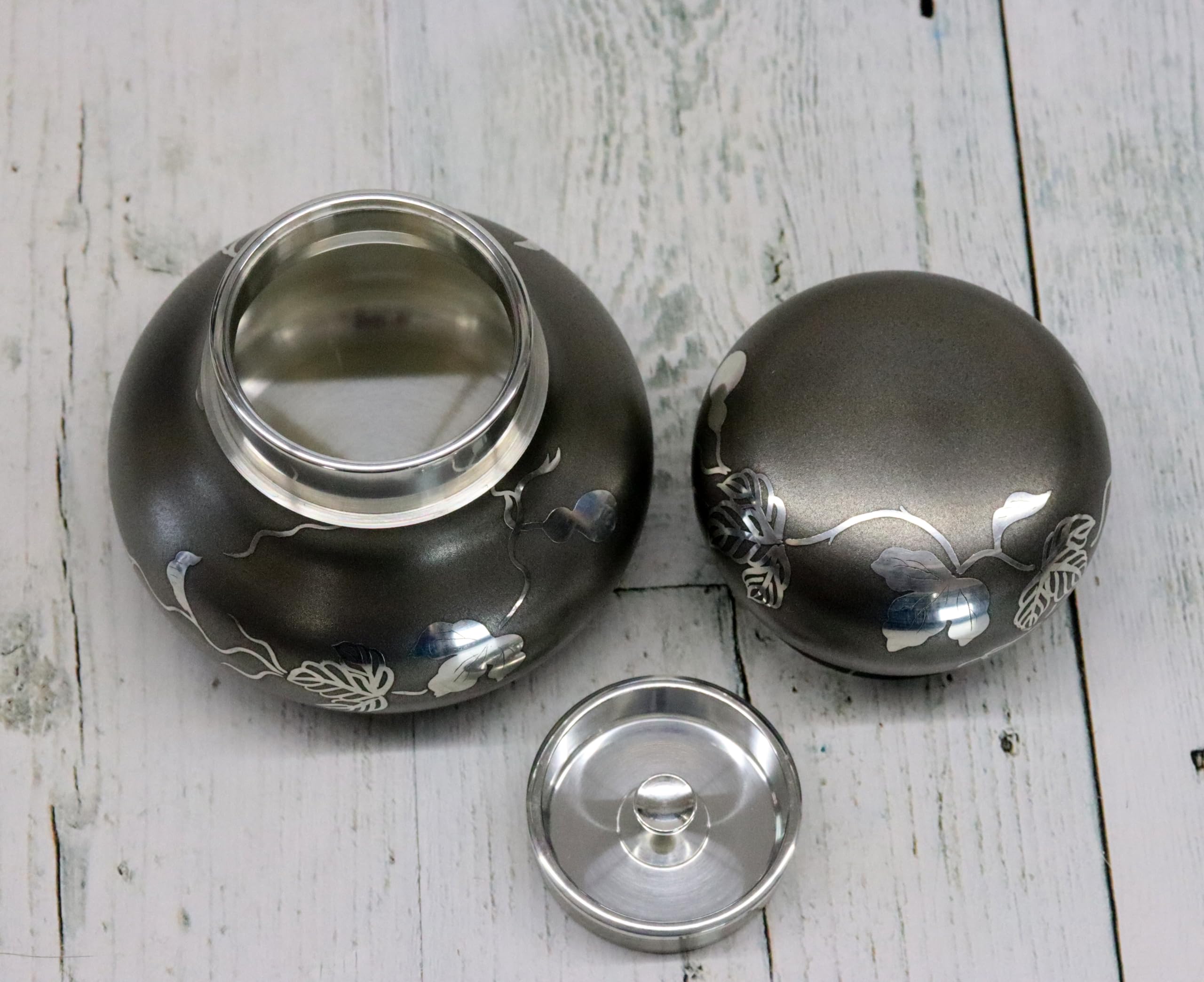 Amazon｜大阪錫器 茶壷 イブシ ヒサゴ 大 錫製 日本製 桐箱入り 茶葉
