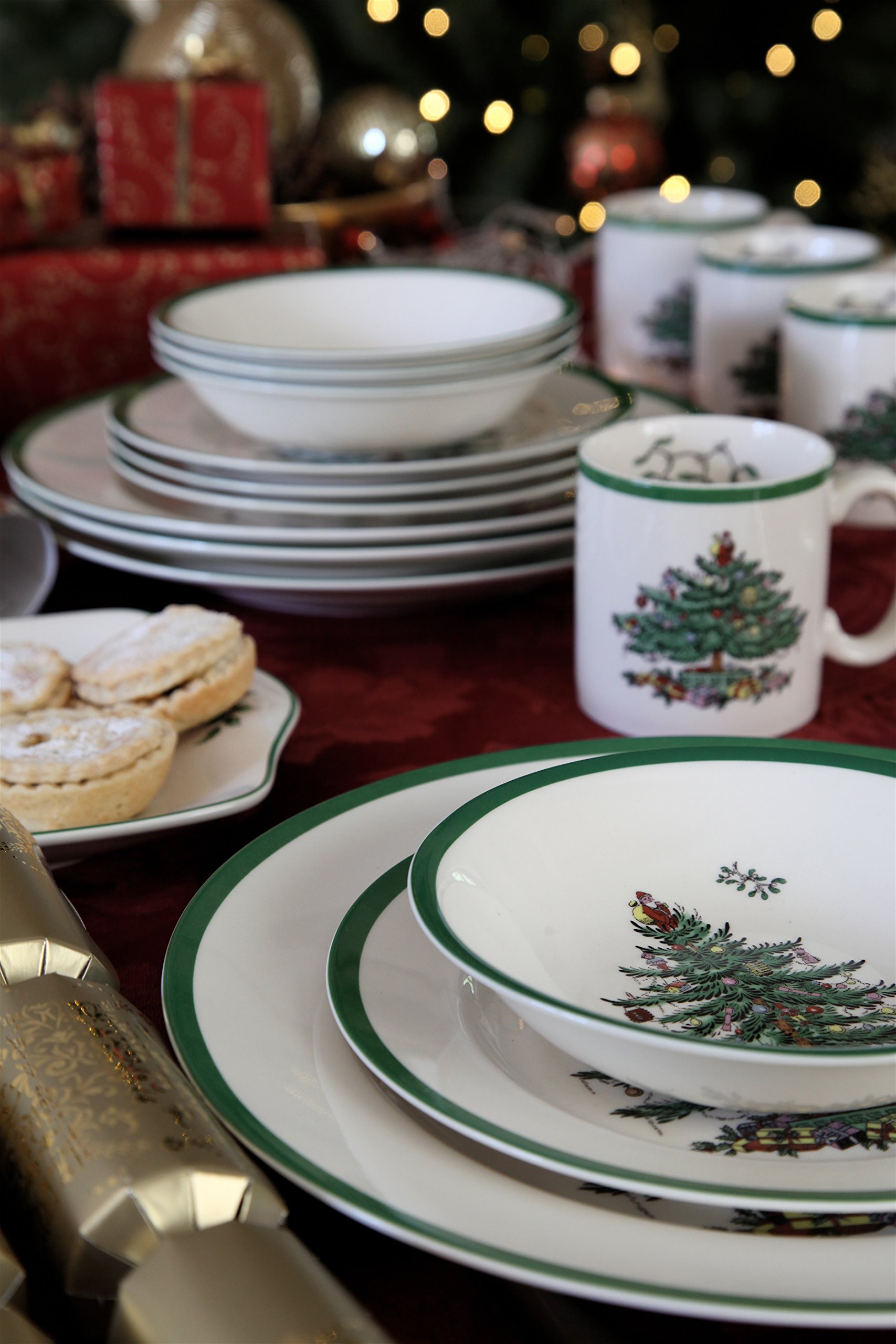 Christmas Tree 16 Piece Dinner Set