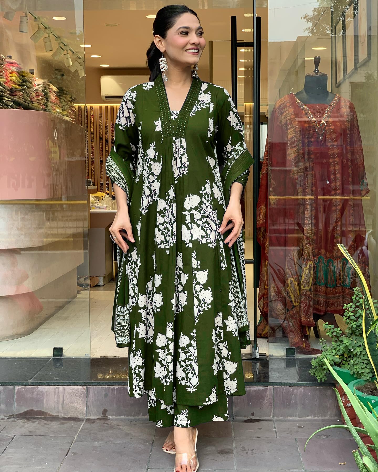 Toochki Dress For Women | Kurta Pant And Dupatta Set |Floral Printed Ethnic Dress | Three Piece Embroidered Dress | Ethnic Dress Suit Set For Women | Olive Green Dress (Tkcbl-Mu-329-Og-Etd Parent)