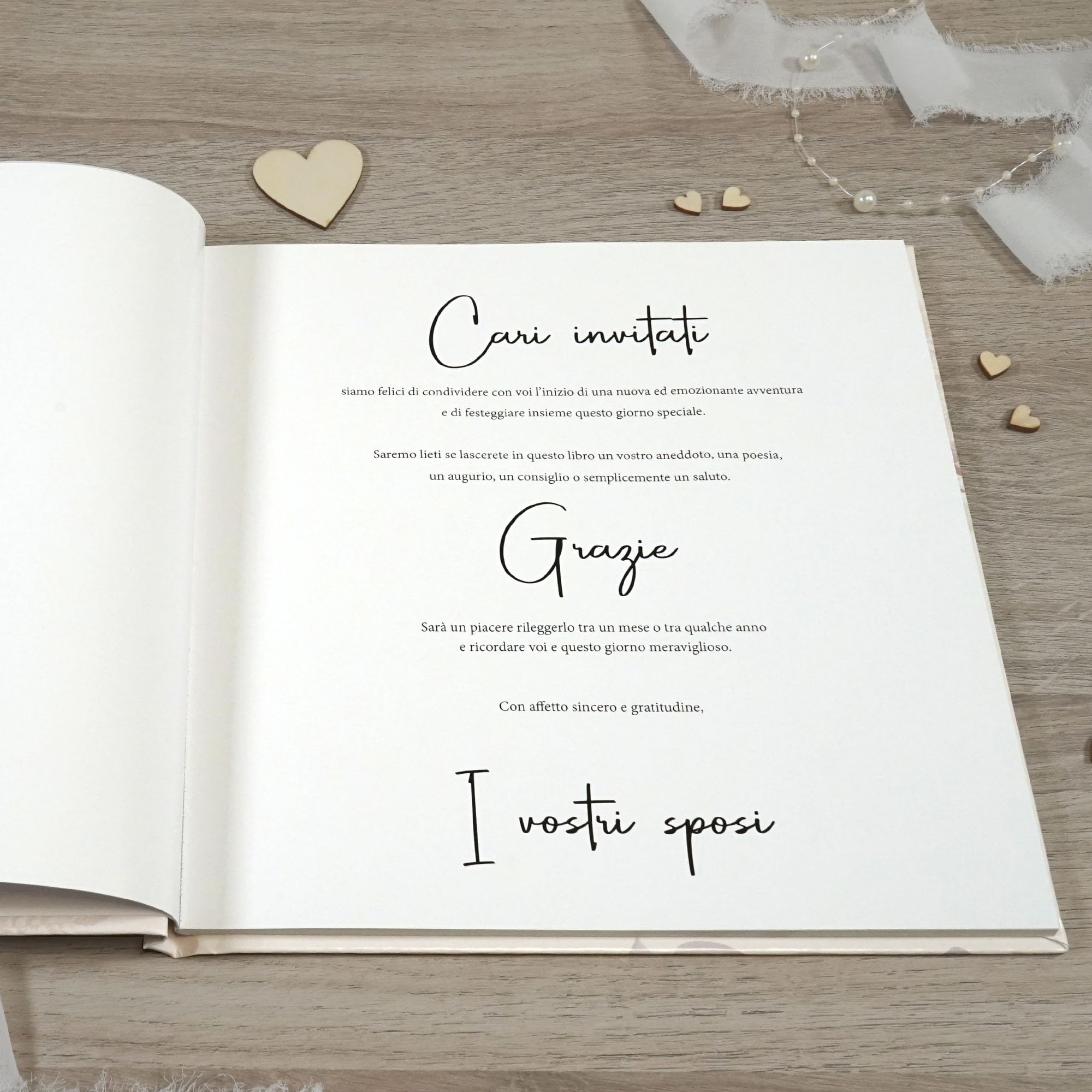 PHOTOCITY Gästebuch Hochzeit mit Fragen zum Ausfüllen - 100 Seiten - 50 Blatt - Hochwertiges Hochzeitsbuch für unvergessliche Erinnerungen, 25 x 25 cm, Hardcover