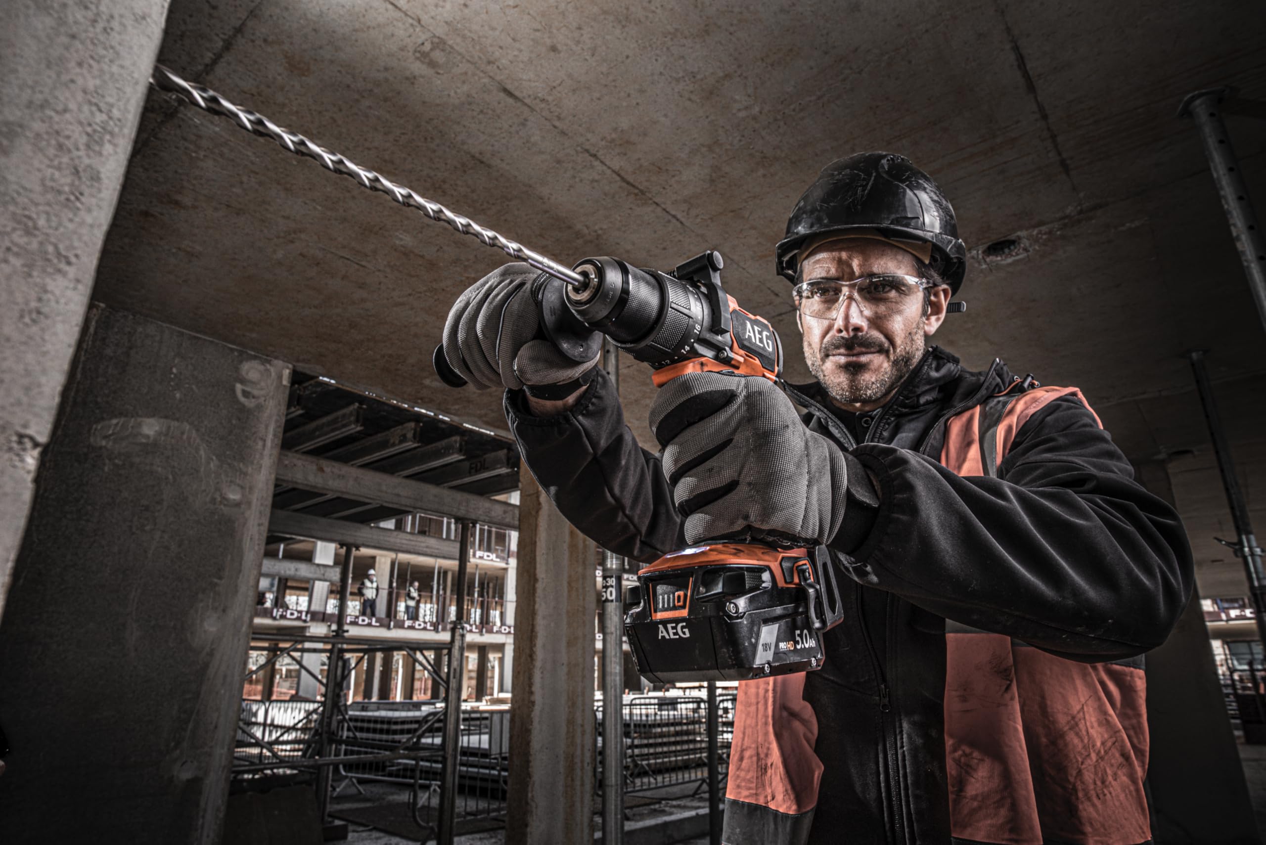 AEG Trapano Avvitatore a Percussione Brushless 18V Professionale con 2 Batterie 5.0Ah e Valigetta, Mandrino in Metallo, 110 Nm, 31.500 colpi/min, 2 Velocità, LED, BSB18C3BL-502C