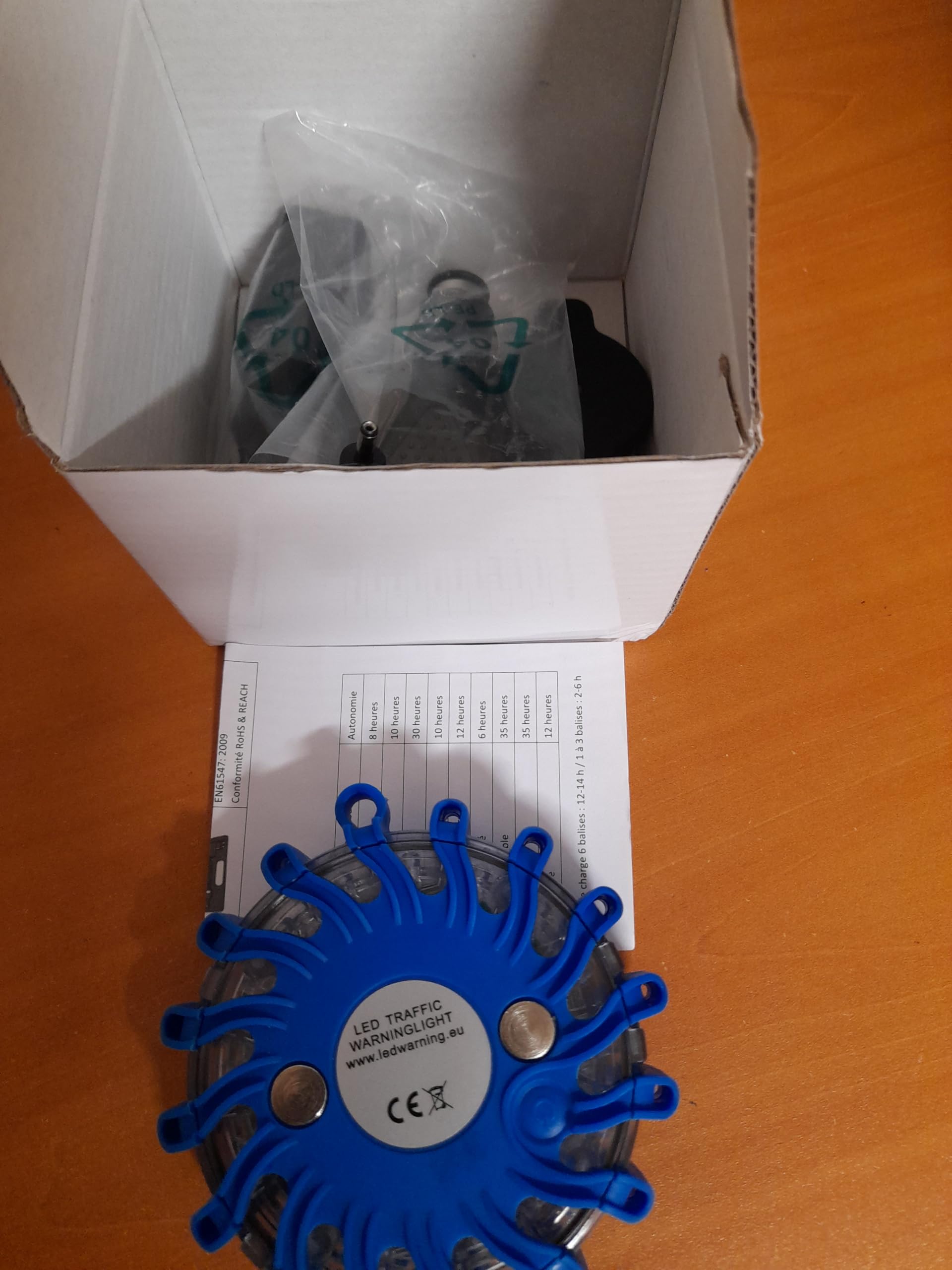 Baliza de señalización girofaro Pro 16 LED azul recargable, imantada y resistente al agua