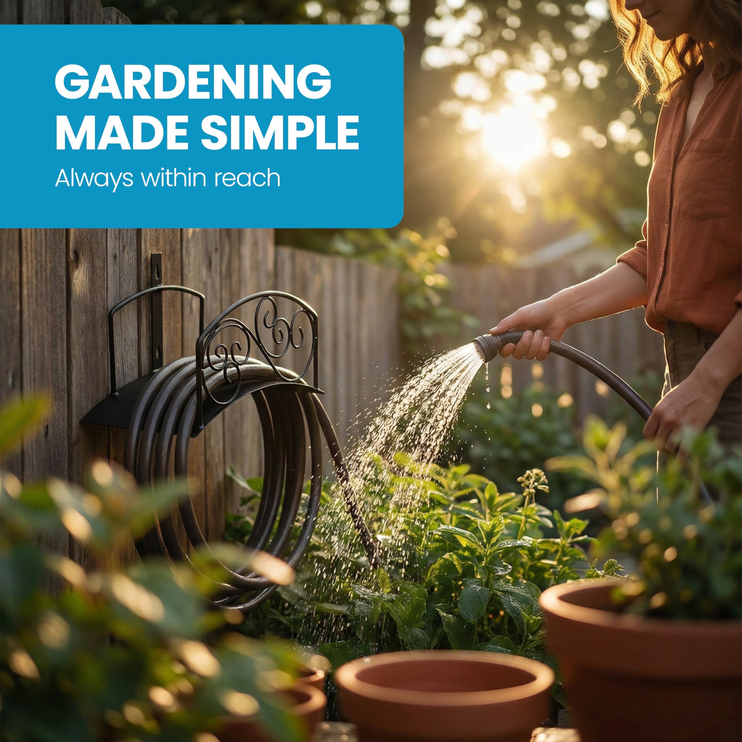 Gardenised Soporte de manguera de metal clásico para montaje en pared, colgador resistente para exteriores y organizador de manguera de agua con ganchos de carrete resistentes y tornillos para patio,