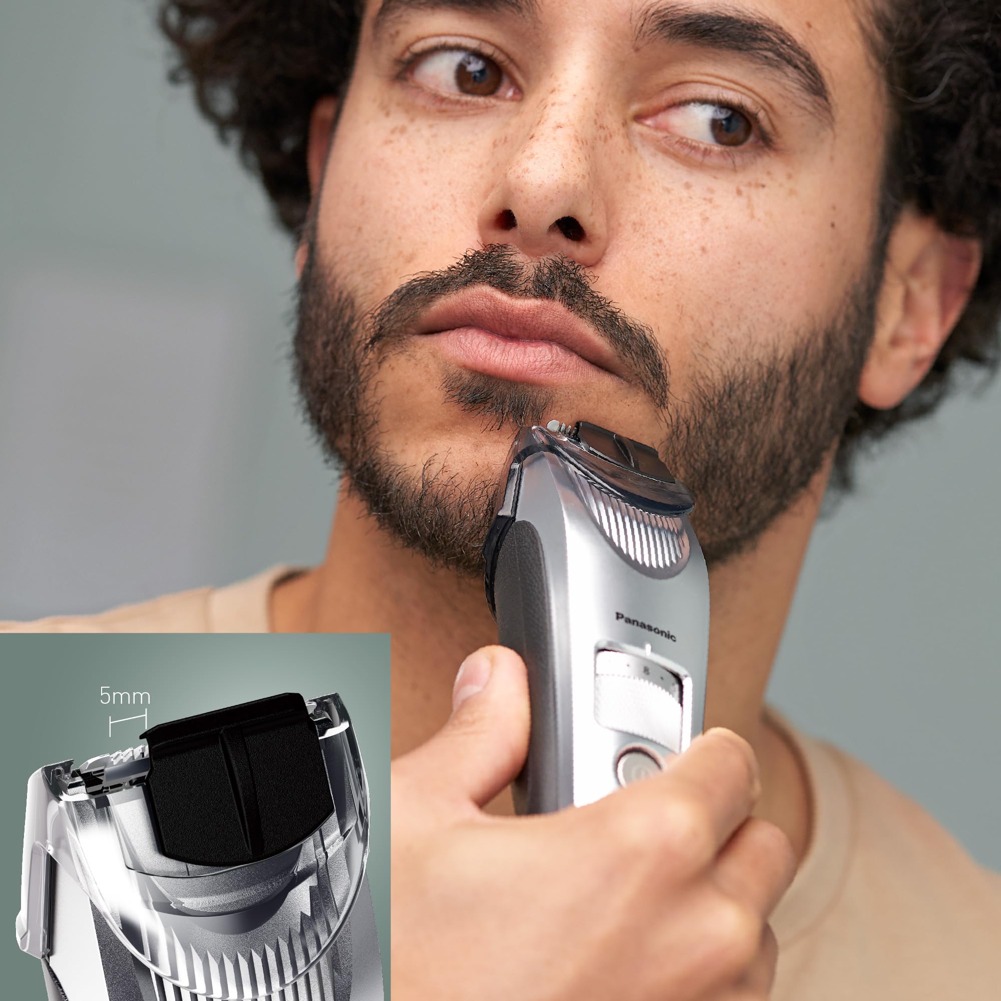 Panasonic ER-SB60S-803 Tondeuse à Barbe pour Hommes, Portable Sans Fil Étanche, 20 réglages de longueur, 2 Accessoires, Embout de Détail, Sans Fil et Filaire, Socle de Chargement, Argenté