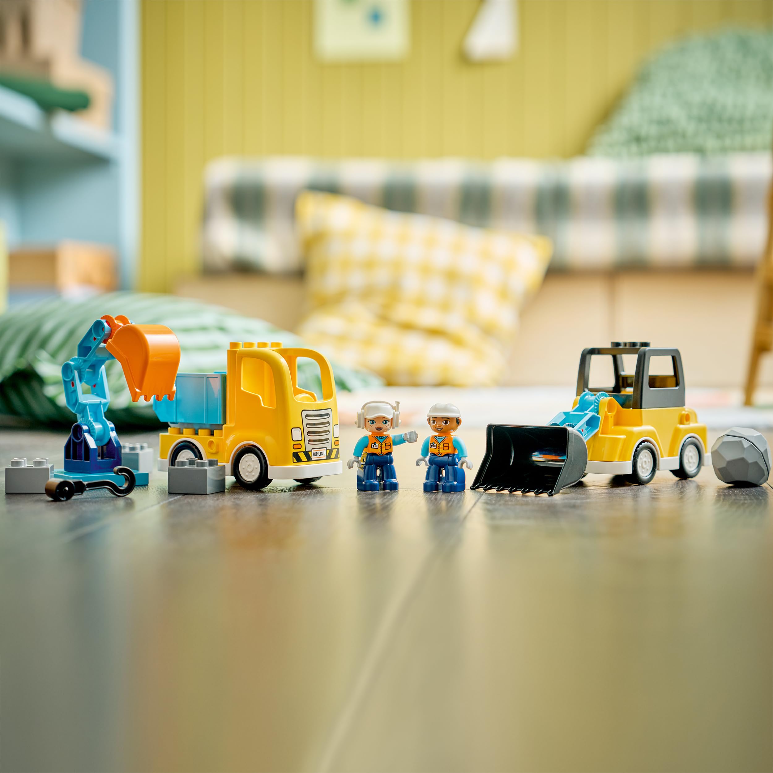 LEGO DUPLO Veicoli da Cantiere 3 in 1 - Gioco Didattico Montessori con Camion, Escavatore e Gru Giocattolo - Idea Regalo di Compleanno per Bambini e Bambine da 2 Anni in Su - 10475