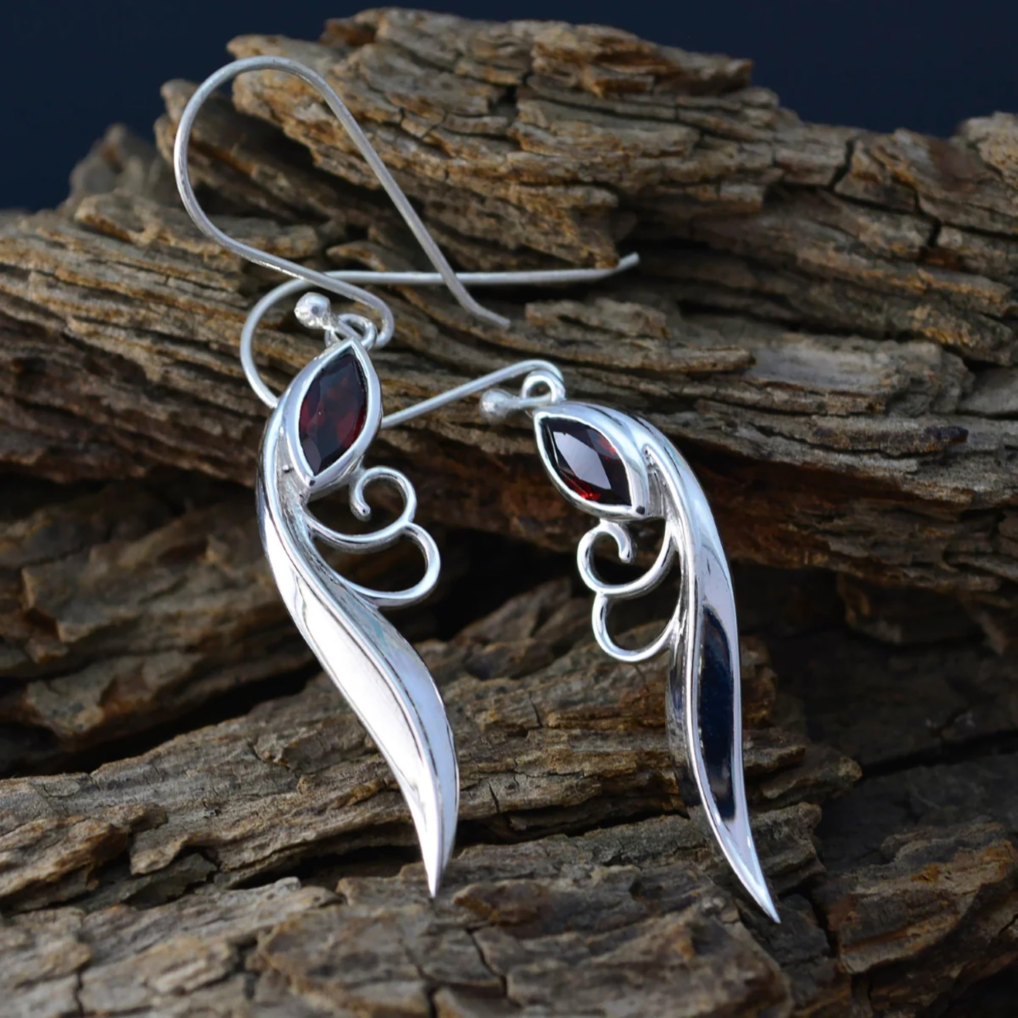 Orecchini pendenti in argento Sterling 925 fatti a mano con piuma di granato rosso naturale
