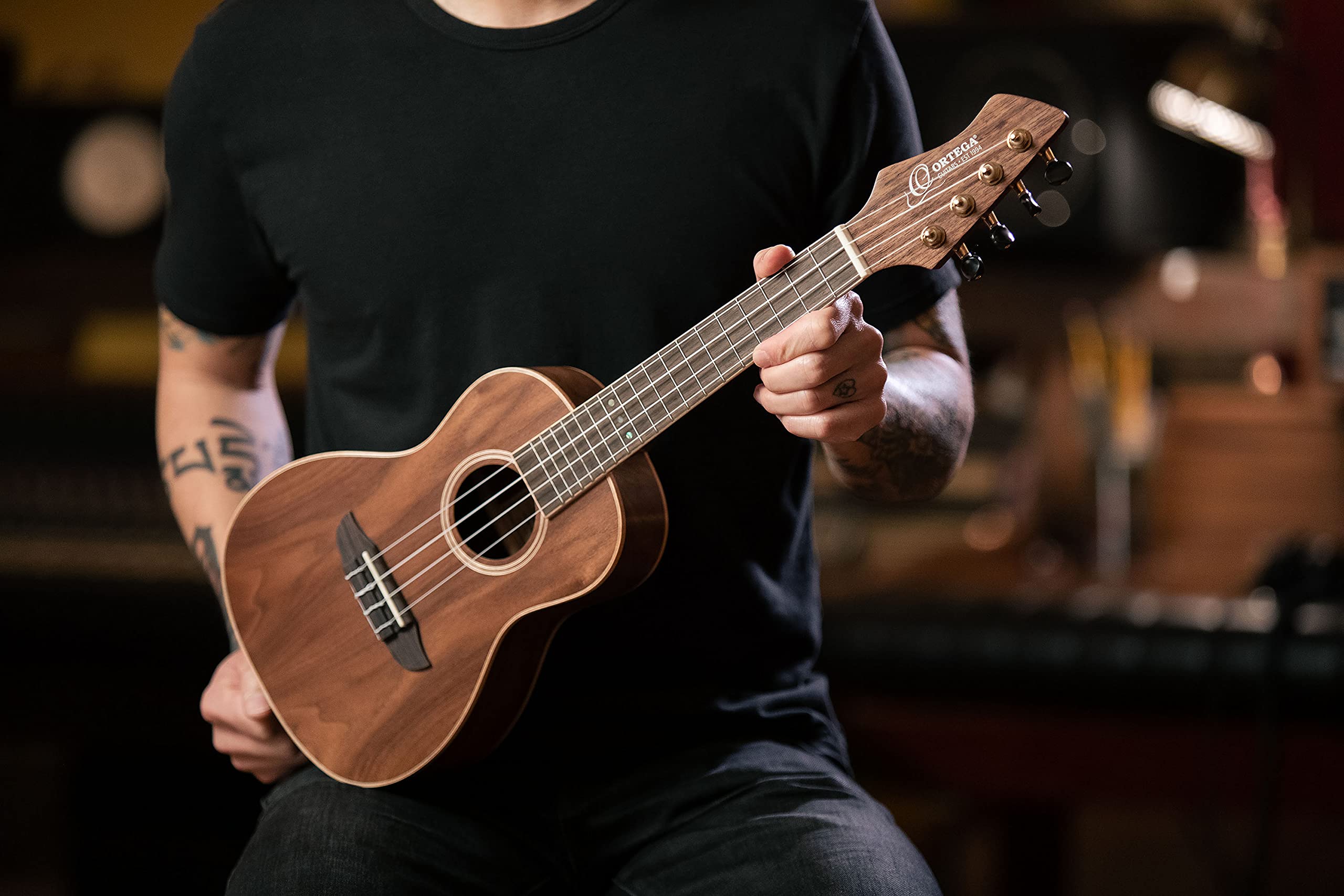 Ortega Guitars Ukulélé Concert Acoustique – Série Horizon – Housse Incluse – Noyer, Naturel (RUWN)