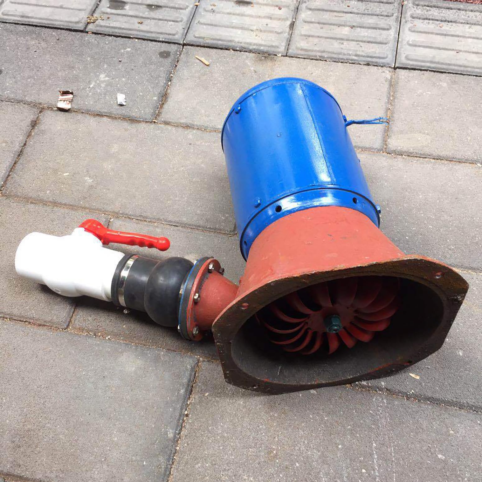 Amazon.co.jp: ZHOZHUT 4000W 水力発電機 220V 4KW の強力な水力発電機