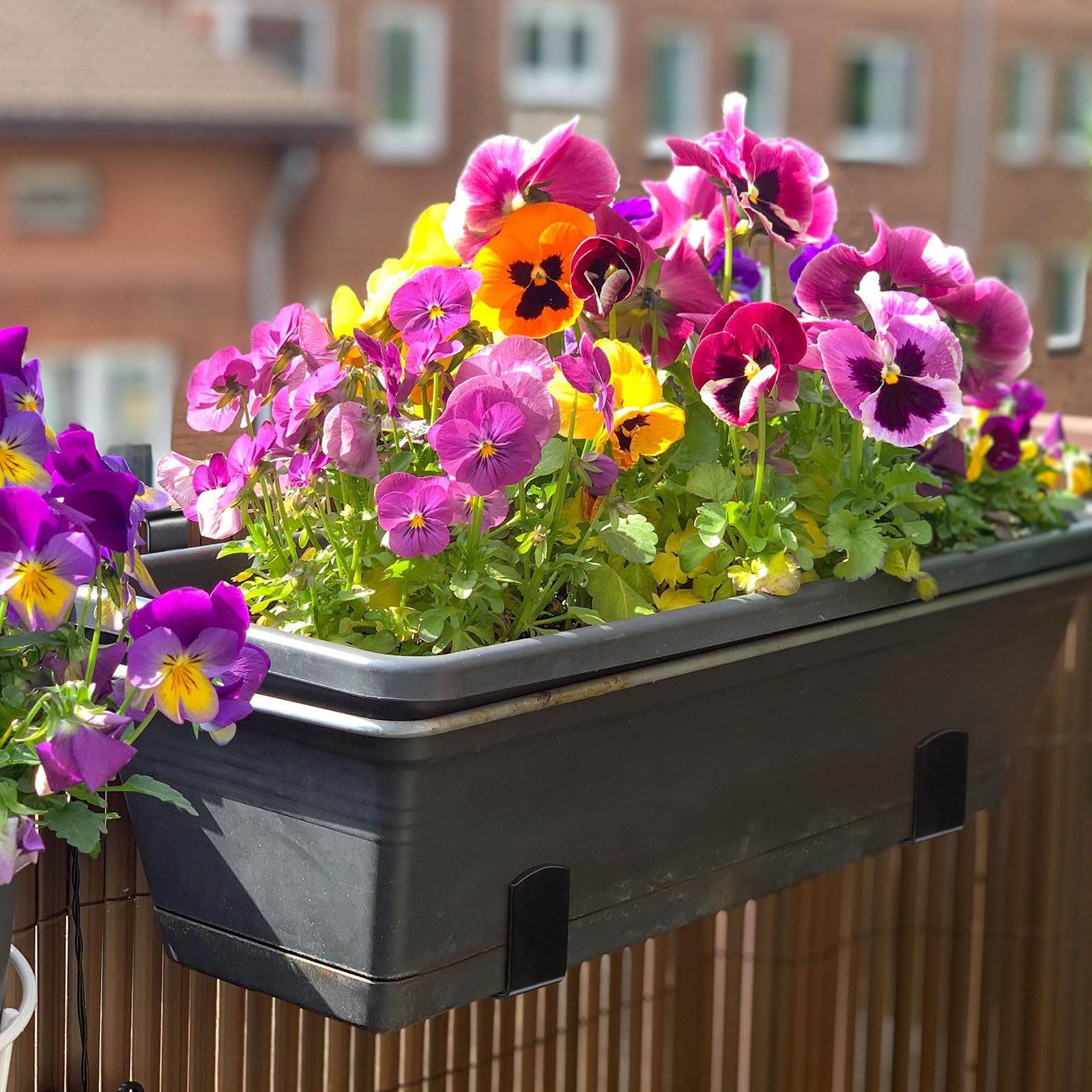 IMIKEYA 2 Stück Verstellbare Blumenampelhalter aus Eisen Robuste Balkon Blumenkastenhalterung für Wand und Geländer Einfache Montage Schwarz