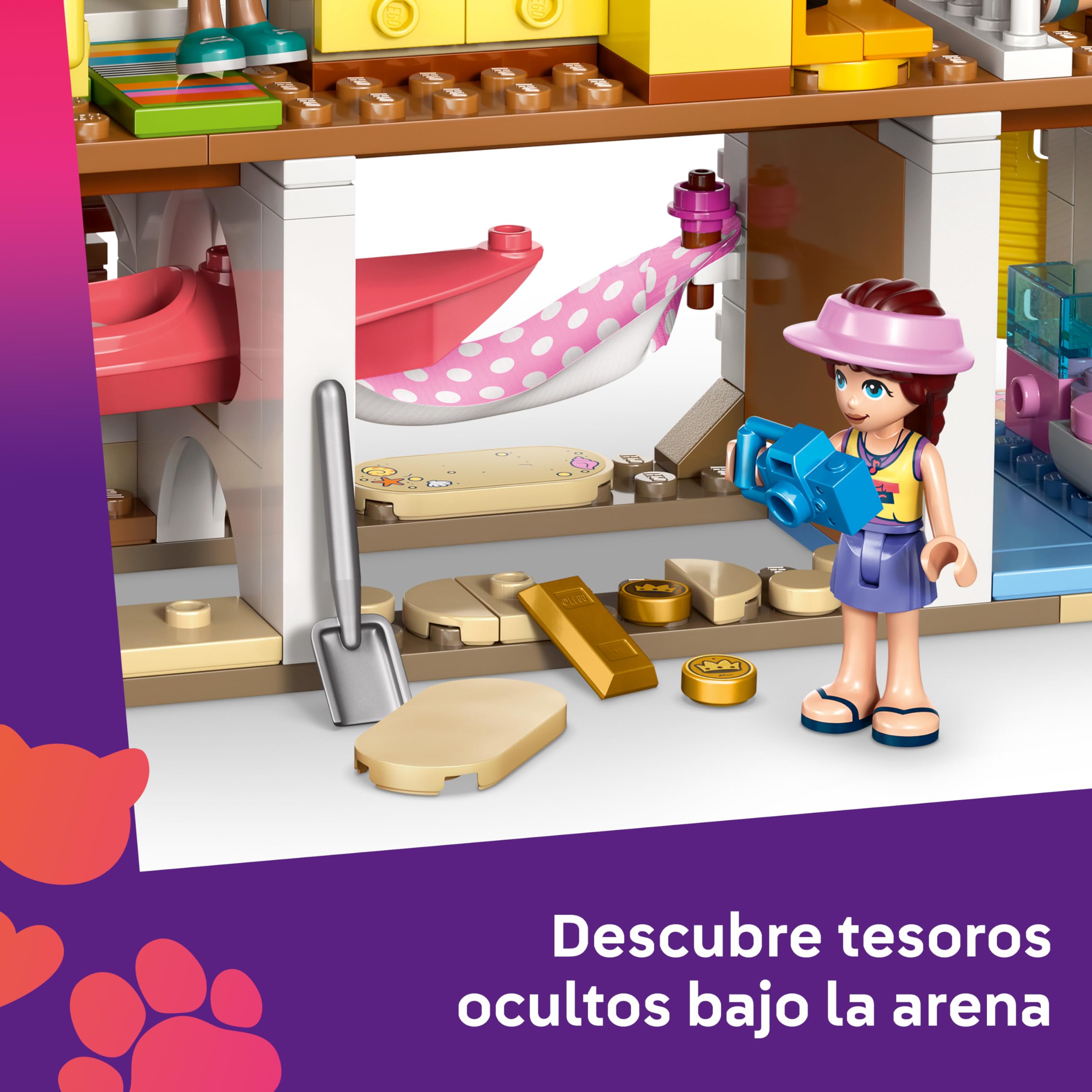 LEGO Friends Casa en la Playa con Focas - Casa de Juguete con 3 Mini Muñecos, 2 Figuras de Animales Marinos y Accesorios inc. Kayak y Tabla de Surf - Regalo de Cumpleaños para Niñas de 7+ Años - 42699