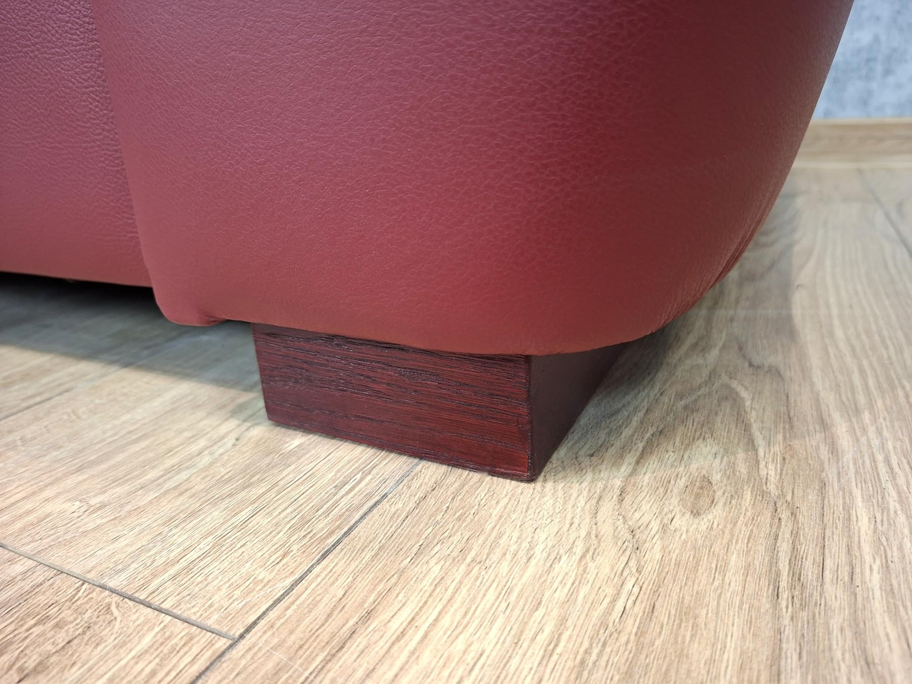 Comodo divano Oxford in pelle naturale italiana, 100% vera pelle, ampia scelta di colori (larghezza 230 cm)