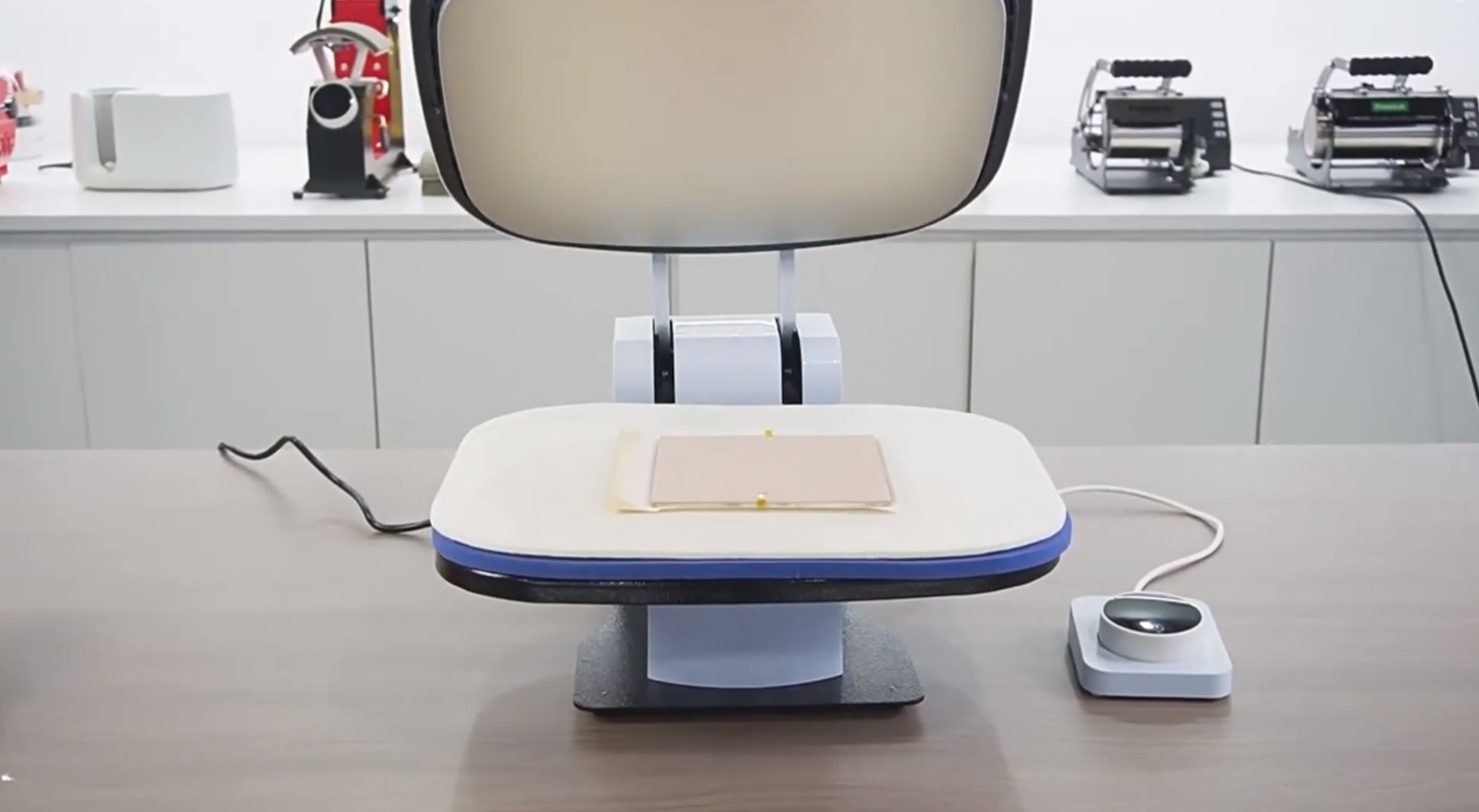 Máquina de planchado térmico automática para camisetas miniatura 7