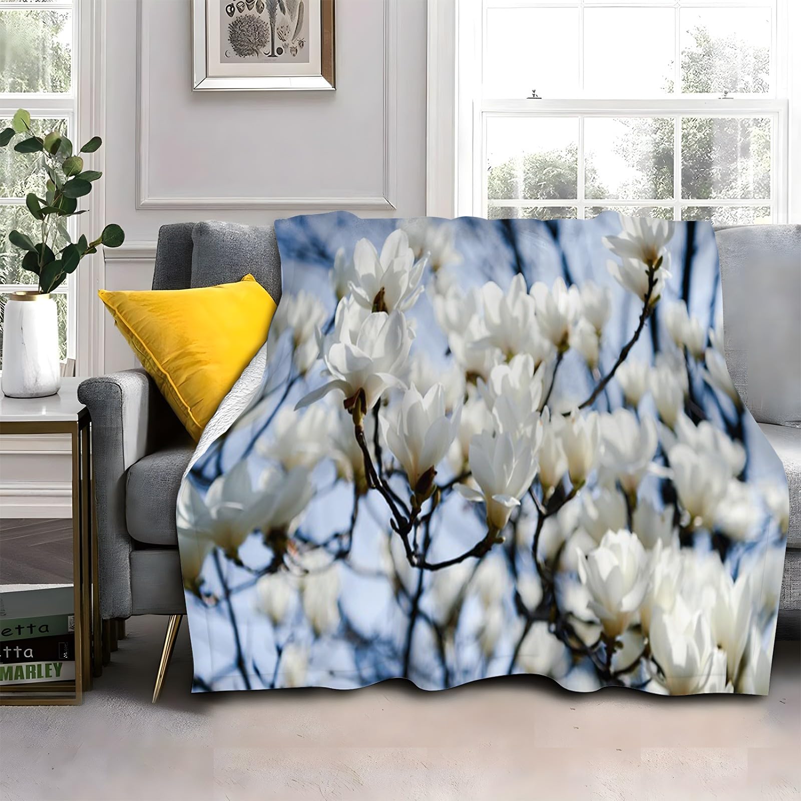 LLSZAHD White Magnolia Blanket Floral Lightweight Washable Breathable Throws Blankets 40"x50", Single Size Fluffy Blanket Suitable for Kids Adults - All Seasons (101x128cm)