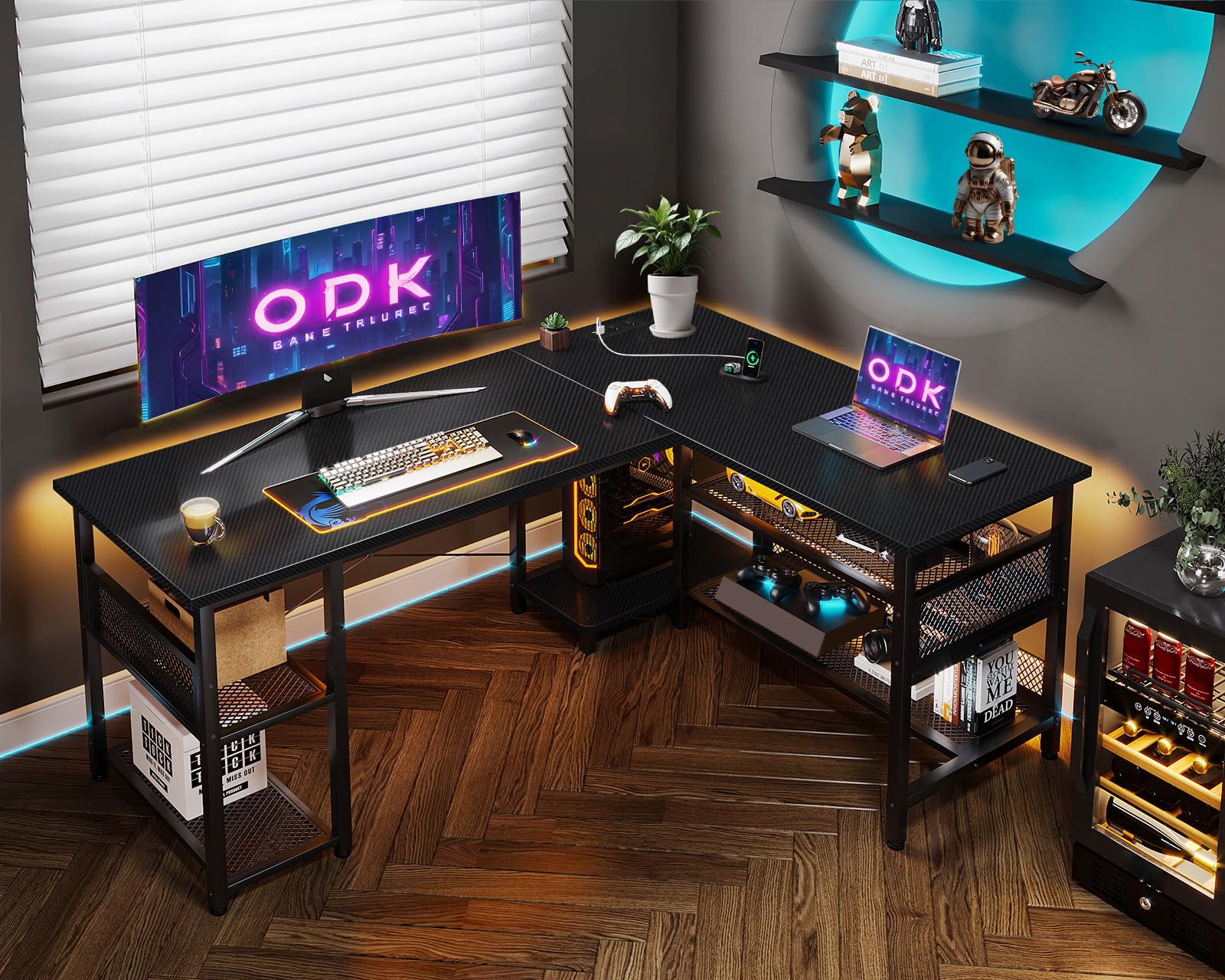 ODK Scrivania Gaming ad L con Design Reversibile, Scrivania con Ampio Spazio di Archiviazione, Scrivania ad Angolo con 2 Prese e 2 Porte USB, Fibra Di Carbonio Nera, 150×102 cm