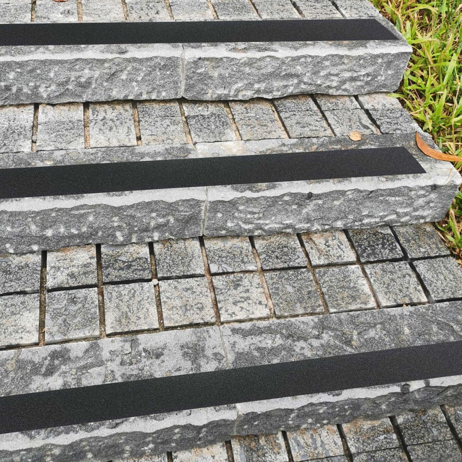 QILIMA Negro Cinta Antideslizante Escaleras Cinta Adhesiva Antideslizante Cinta Adhesiva Antideslizante para Interiores y Exteriores 5 cm x 5 m