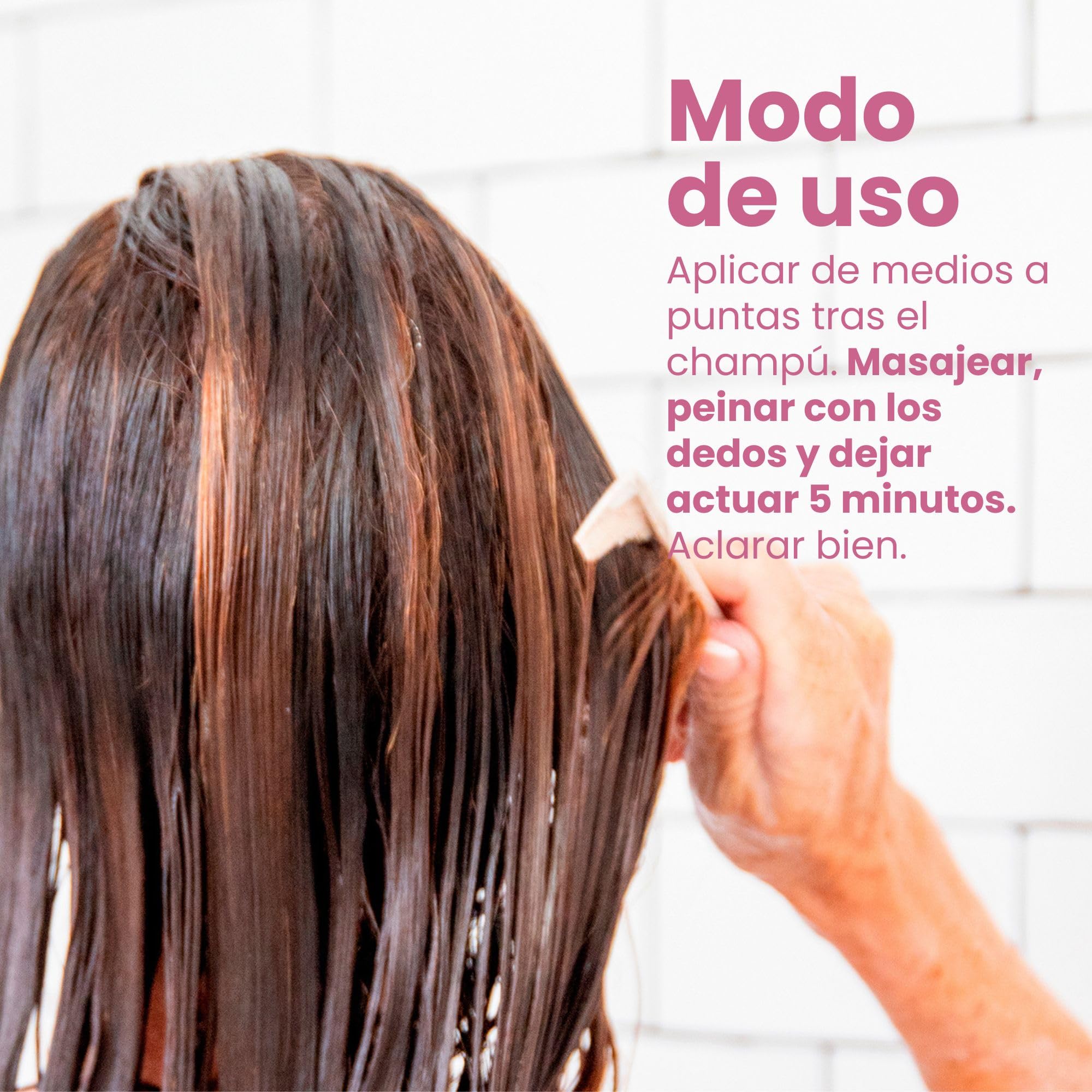 LaLuz by Lourdes Moreno | Esencial Acondicionador Capilar Diario | Desenreda, Hidrata y Aporta Elasticidad Sin Aplastar | Con Densinaria y Agua de Bambú | Cabello Suave, Suelto y Manejable | 250 ml