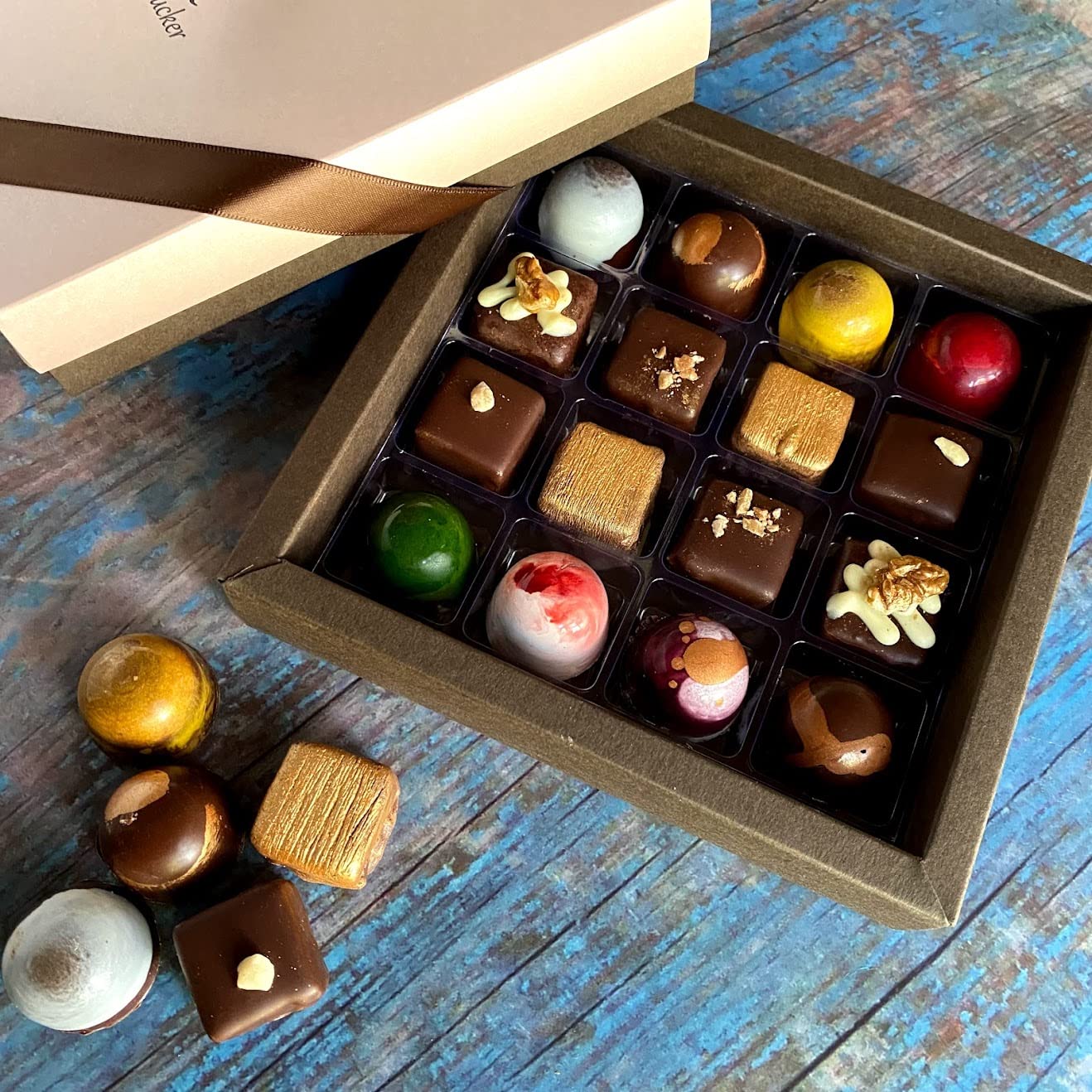 Eat to Fit Zuckerfrei Sweet N16 Pralinen ohne Zuckerzusatz -12 verschiedene Geschmacksrichtungen. Pralinen in handwerklicher Tradition hergestellt. Ohne Zucker(Saccharose)