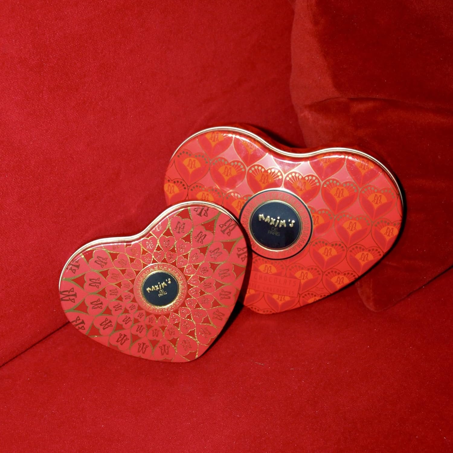 Maxim's De Paris - Milk Chocolate Covered Nougat in a Collectible Heart Tin Box, Red Design Mother's Day Gift, 90g