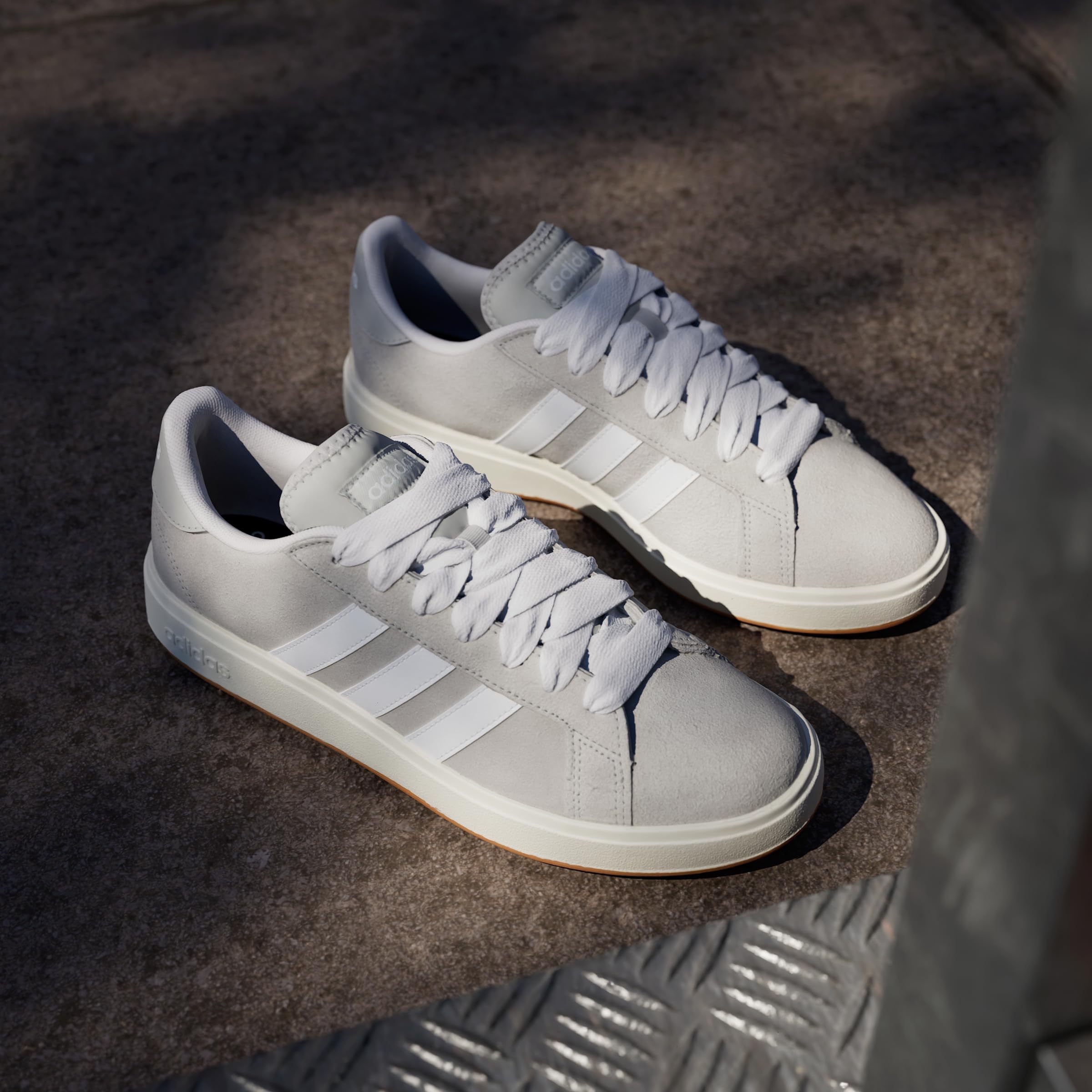adidas Unisex Chaussure Grand Court Base 00s