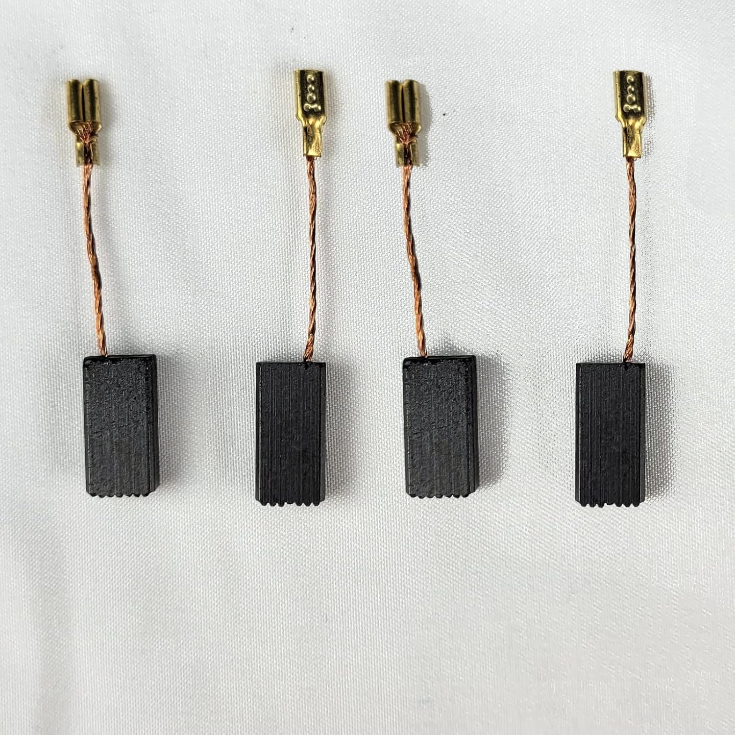 Motor carbon brushes, 4 pcs universal conductive carbon