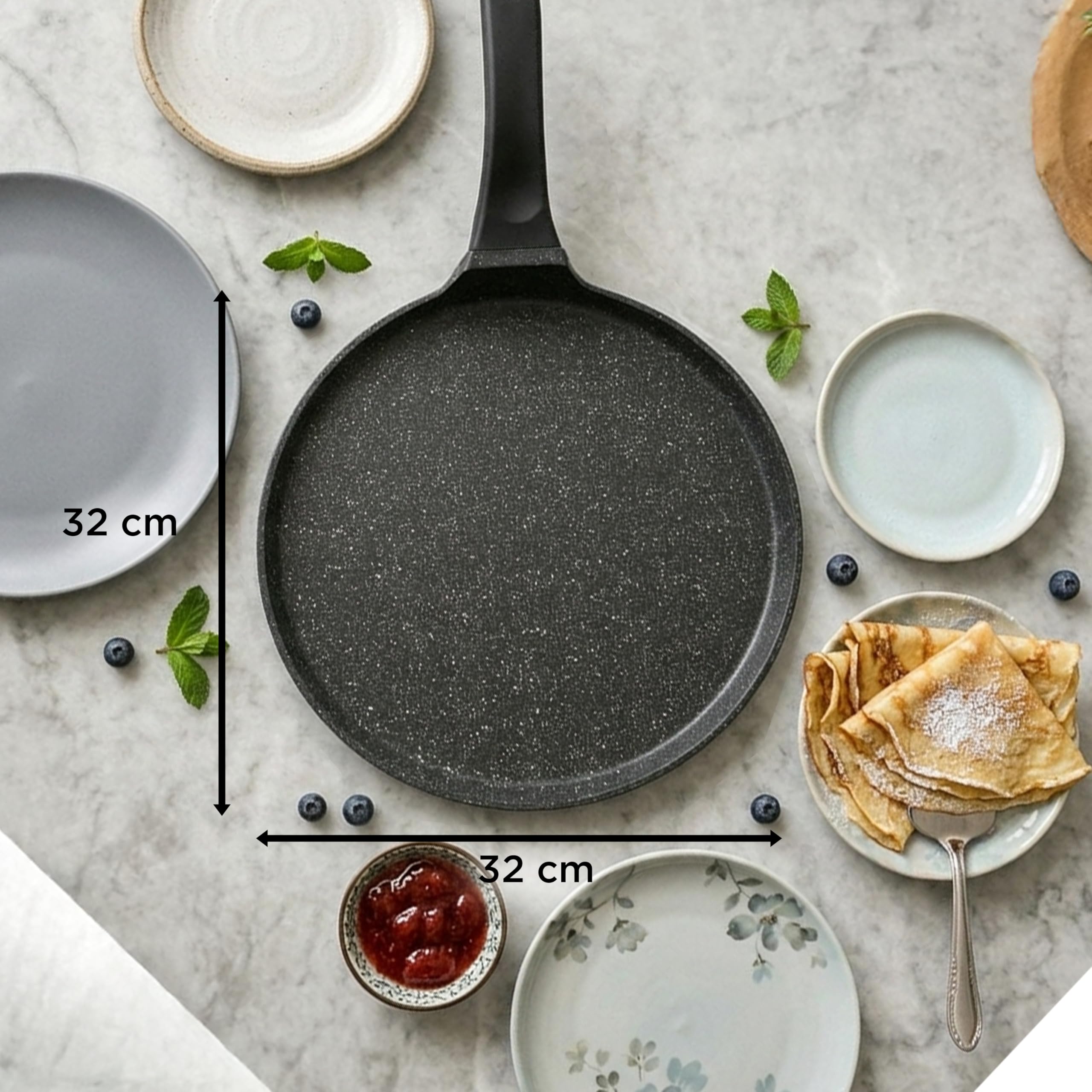 Mastrad - Poêle À Crêpes 32 cm - Poêle À Crêpière – Revêtement Céramique Sans PFAS/PTFE – Tous Feux Dont Induction – Fond Alvéolé – Cuisson Saine & Homogène, Noir
