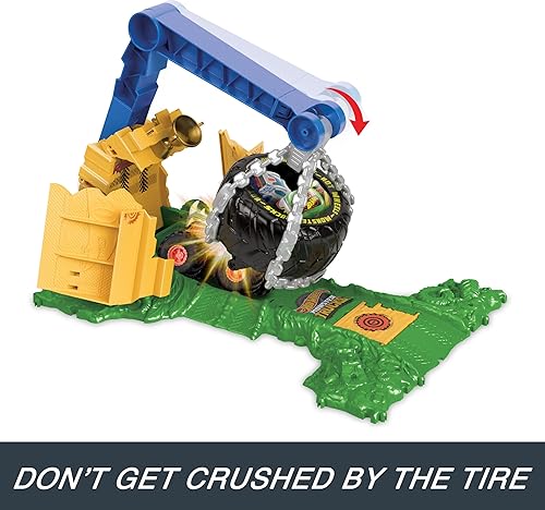 Miniatura 4 de Hot Wheels Camión de juguete y juego Monster Trucks, juego Rhinomite Chargin' Challenge con un vehículo a escala 1:64 y 2 autos triturados