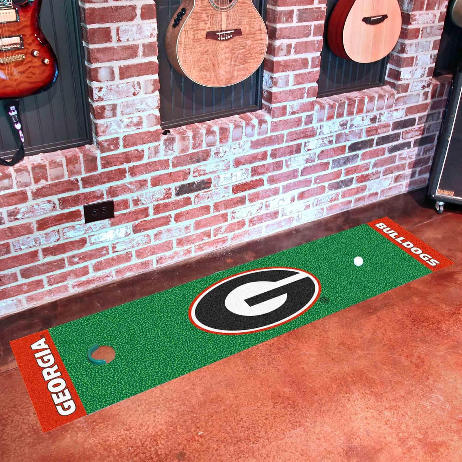 FANMATS NCAA Unisex-Adult Putting Green Mat