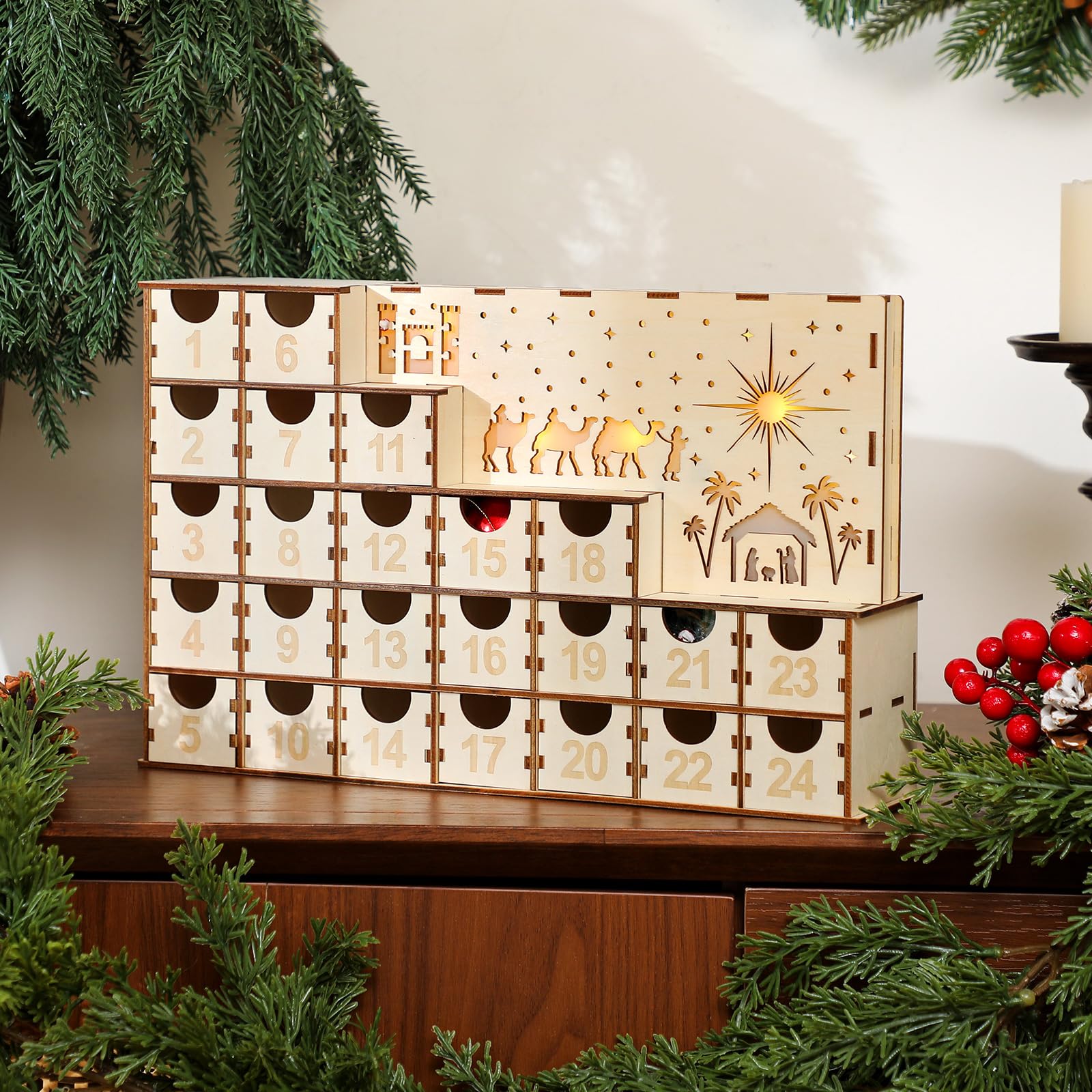 Nuanchu 24 Tage Adventskalender mit 24 Schubladen beleuchtet Holz DIY Countdown bis Weihnachten Kalender Krippe Dekoration Weihnachten Desktop Organizer Xmas Holz Handwerk 35,8 x 21,6 x 7,6 cm