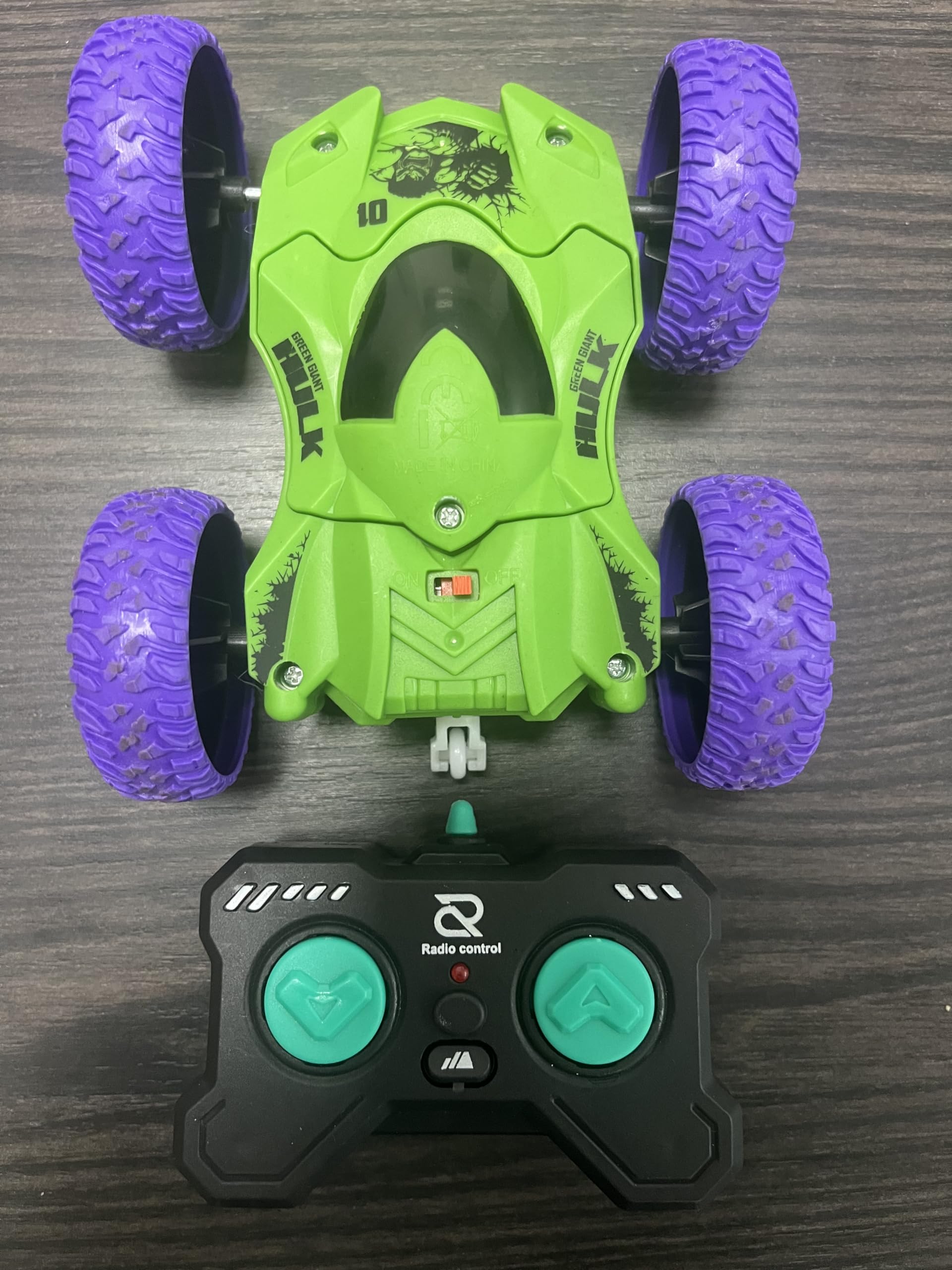 Remote Control Stunt Car 2.4Ghz - 360° Flips, Double-sided Design, Off-Road 4WD, Giant Green Figure - All Terrain, Rechargeable, Ideal Gifts for Boys, Kids 3+, Indoor/Outdoor Electric Toy Cars