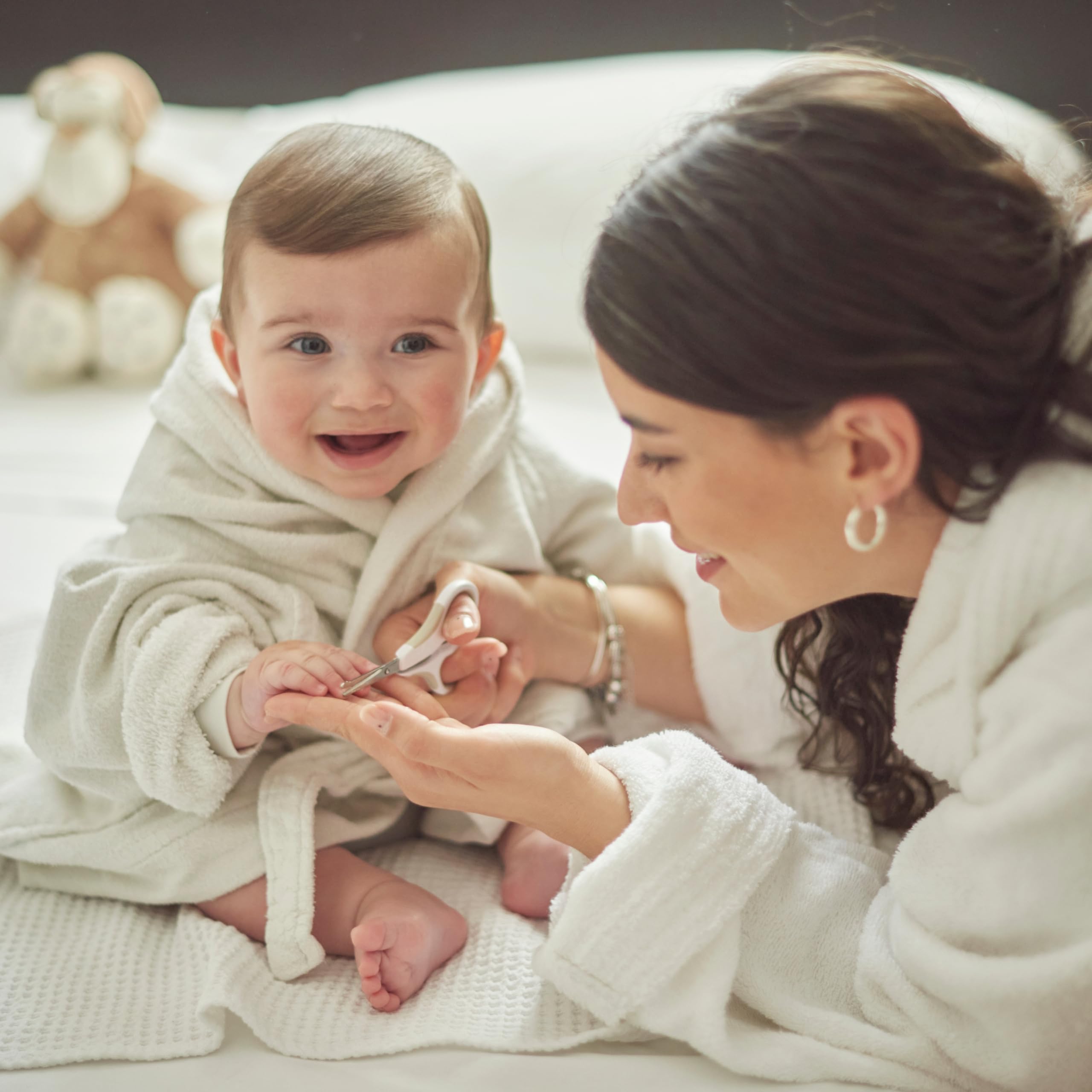 Nuvita 1146 | Ensemble Complet de Soins pour bébé | Trousse de Bain | Beauté pour bébé | Ciseaux à Ongles et Cheveux | Idéal pour la Maternelle et Les Voyages | sans BPA | Sage Green
