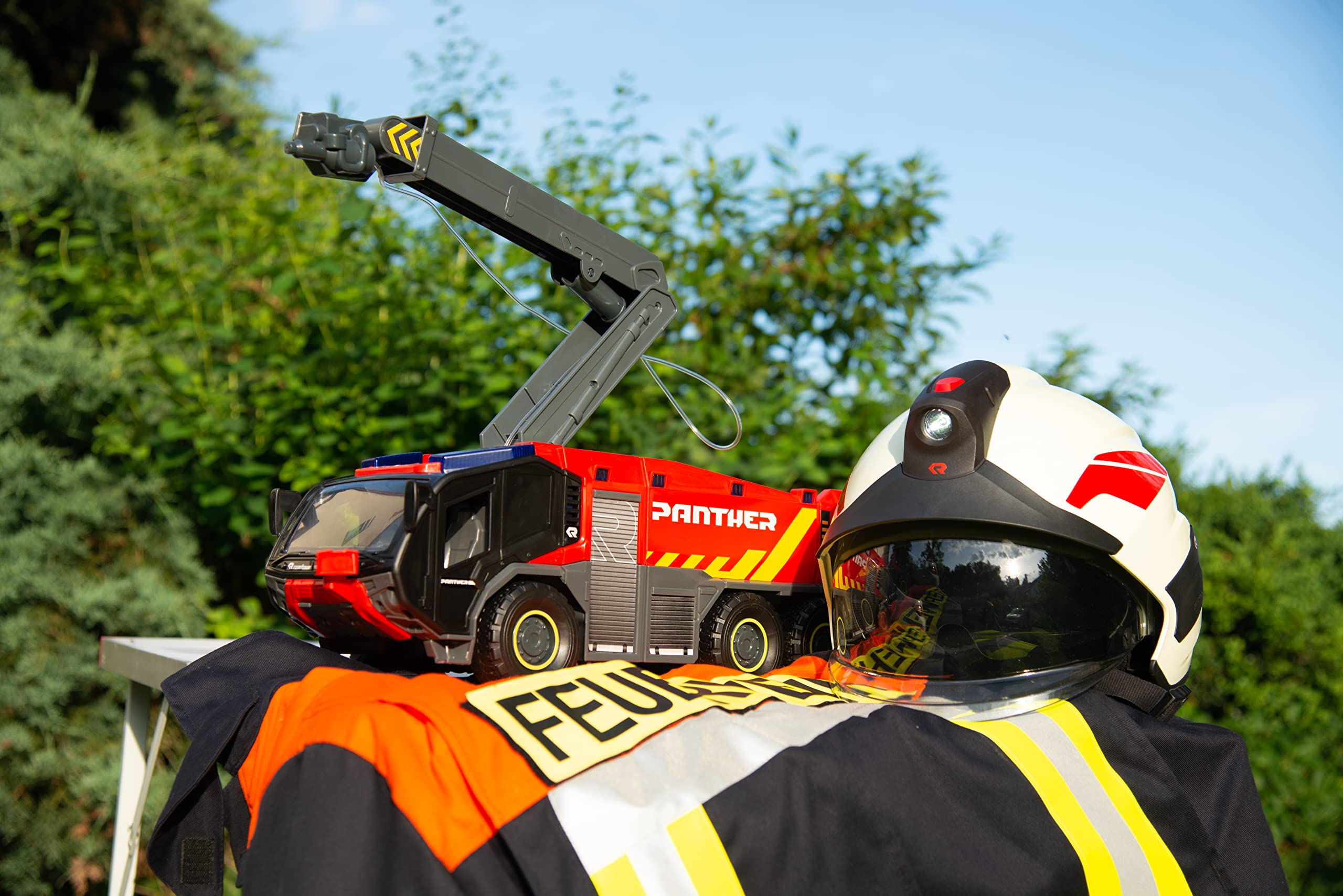 Dickie Toys RC samochód strażacki Rosenbauer Panther 6 x 6, 56 cm, czerwony, zdalnie sterowany, światło i dźwięk, rozprysk wody