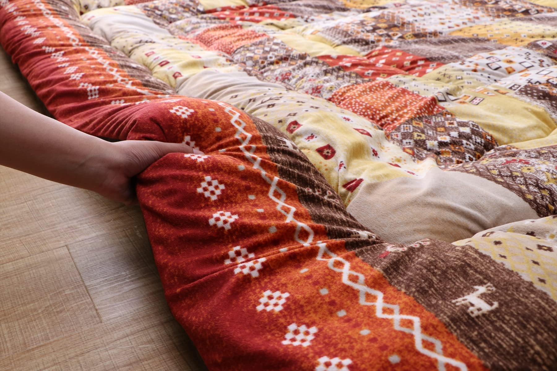 イケヒコ こたつ 掛け 布団 メモリア オレンジ 長方形 約205×285CM 大判 単品 ギャッベ ギャベ ● 80~90×135~150CM幅のこたつ台に適応 #1151740200303 Amazon｜イケヒコ こたつ 掛け 布団 メモリア オレンジ 長方形 約205