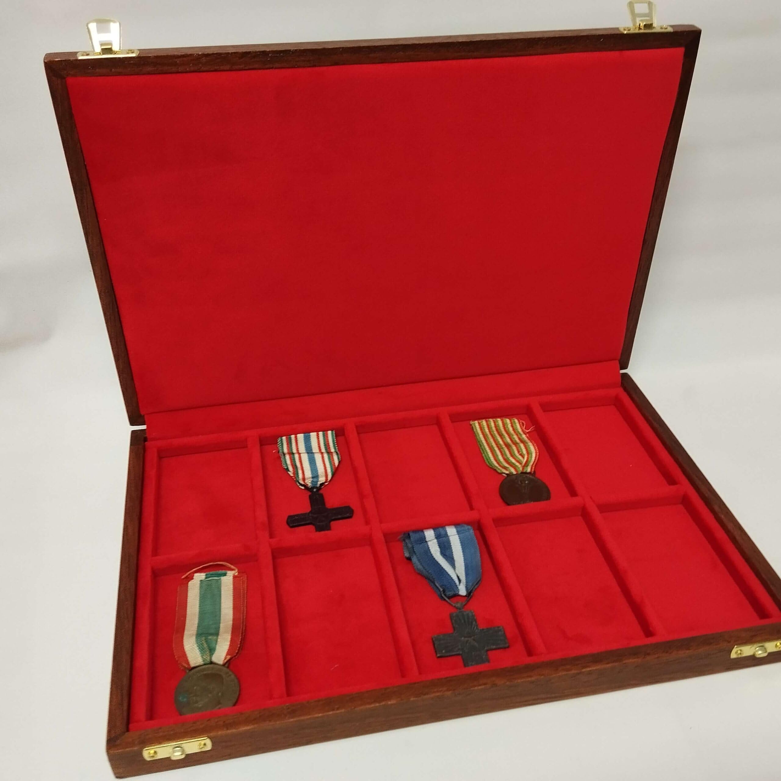 Medaillen Box für 2 Medaillen oder Ringe – Personalisierbare Holzvitrine, Gravur möglich, Handarbeit aus Italien