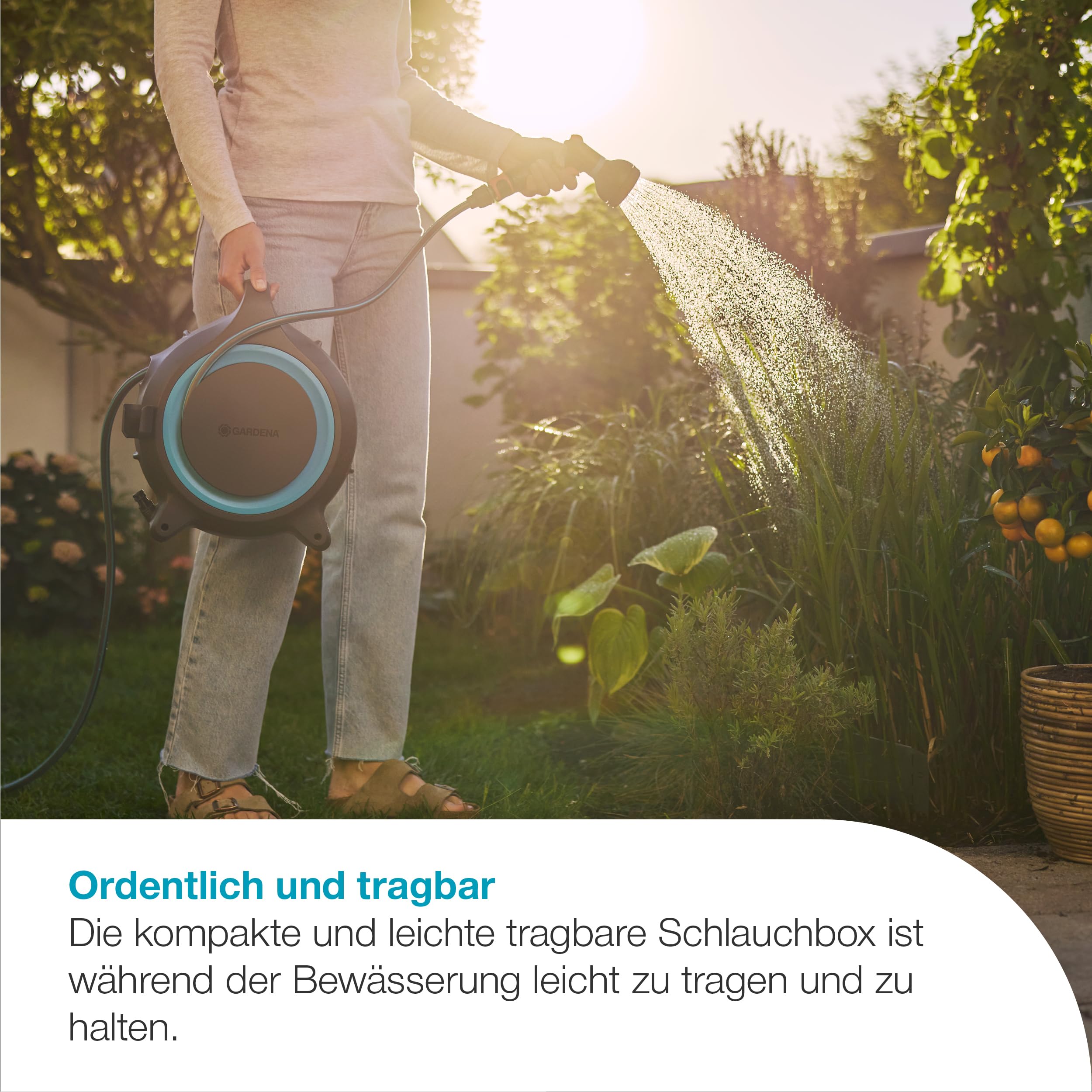 Gardena Mobile Schlauchbox MoveMatic Schlauchaufbewahrung: Ordentlich und tragbar, Einziehbarer Gartenschlauch, Platzsparende Aufbewahrung, Ideal für kleine Flächen, Sofort einsatzbereit (18690-20)