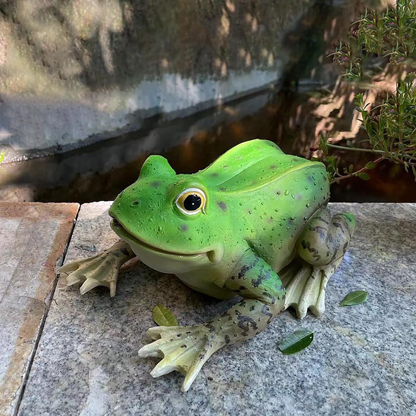 Frosch deko EIN singender Gartenfiguren & gartenstatuen Realistische Harz Froschskulptur Garten deko draußen Balkon Teichdekoration,Geschenke für Gartenliebhaber,Grün,25x17x13cm