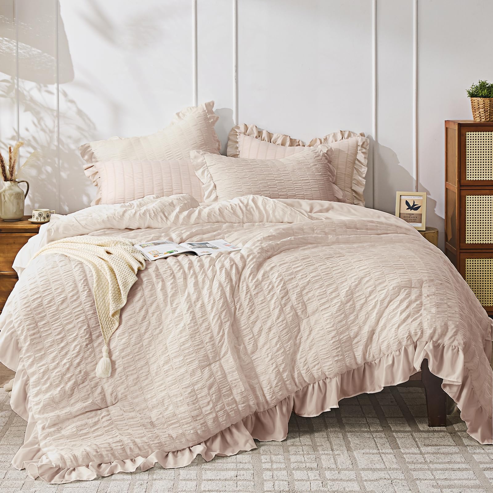 JOLLYVOGUE Beige King Comforter Set, 3 Pieces Seersucker Comforters King Size, Lightweight &amp; Fluffy Bedding Sets for All Season with 1 Ruffle Comforter and 2 Ruffle Pillowshams